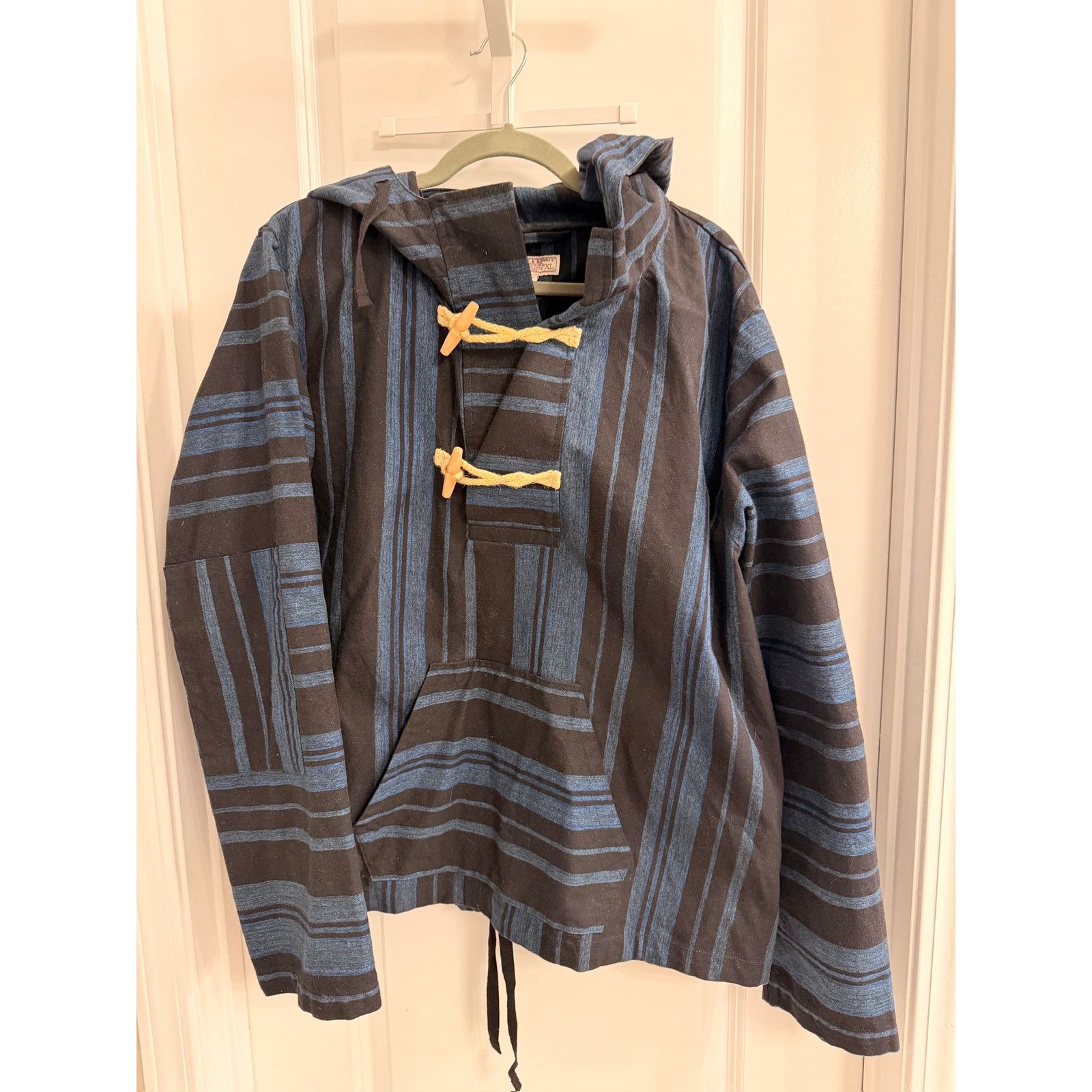 J.Crew Wallace & Barnes JCrew Baja Hood Blue Stripe Toggle Pullover Size US XL / EU 56 / 4 - 1 Thumbnail