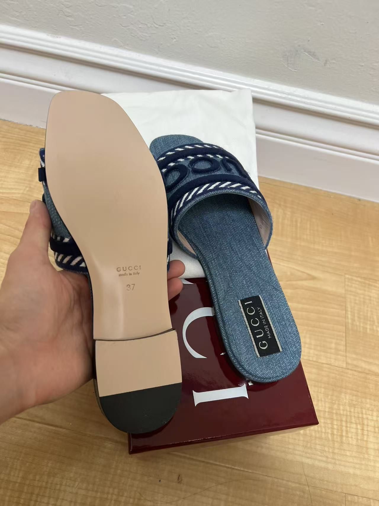 Gucci Gucci Women's Logo Denim Slide Sandals Size US 7 / IT 37 - 6 Thumbnail