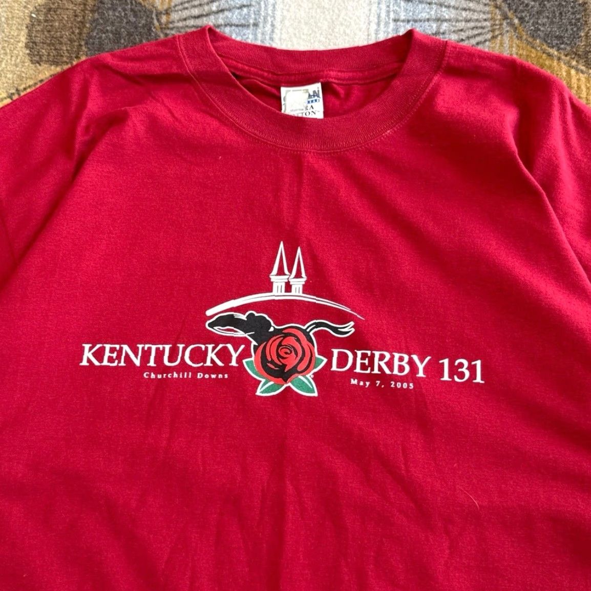 Gildan VINTAGE Kentucky Derby Churchill Downs 2005 T-Shirt XL Red Gildan Men Racing Horses Y2K Size US XL / EU 56 / 4 - 2 Thumbnail