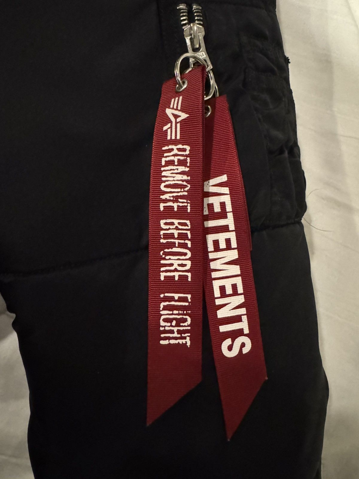 Alpha Industries × Vetements Vetements AW21 Reversible Cropped Bomber Jacket Size US XS / EU 42 / 0 - 8 Thumbnail