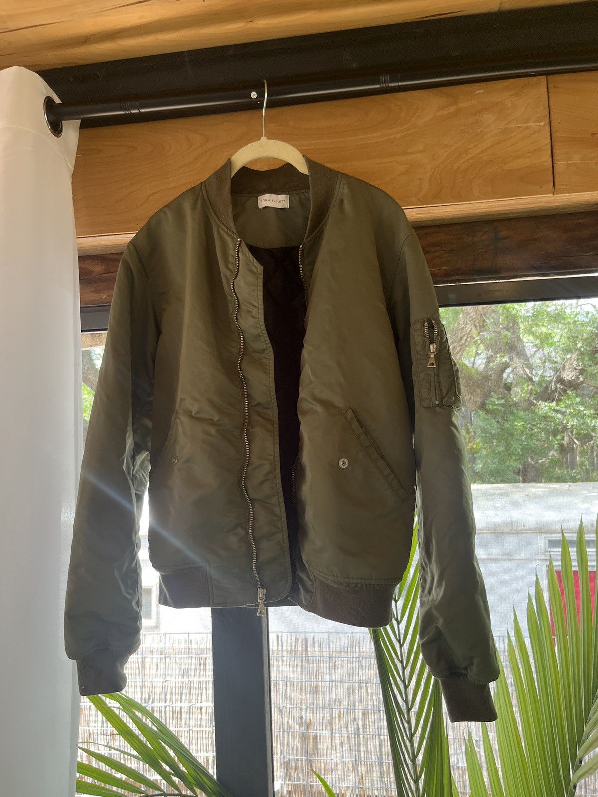 John Elliott John Elliott Bogata Bomber Olive Nylon Size US S / EU 44-46 / 1 - 1 Thumbnail