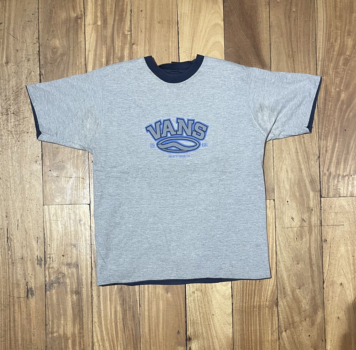 Vans Vintage Vans Reversible Gray t-shirt S 90s Y2K Surfwear sk8 Size US S / EU 44-46 / 1 - 1 Thumbnail
