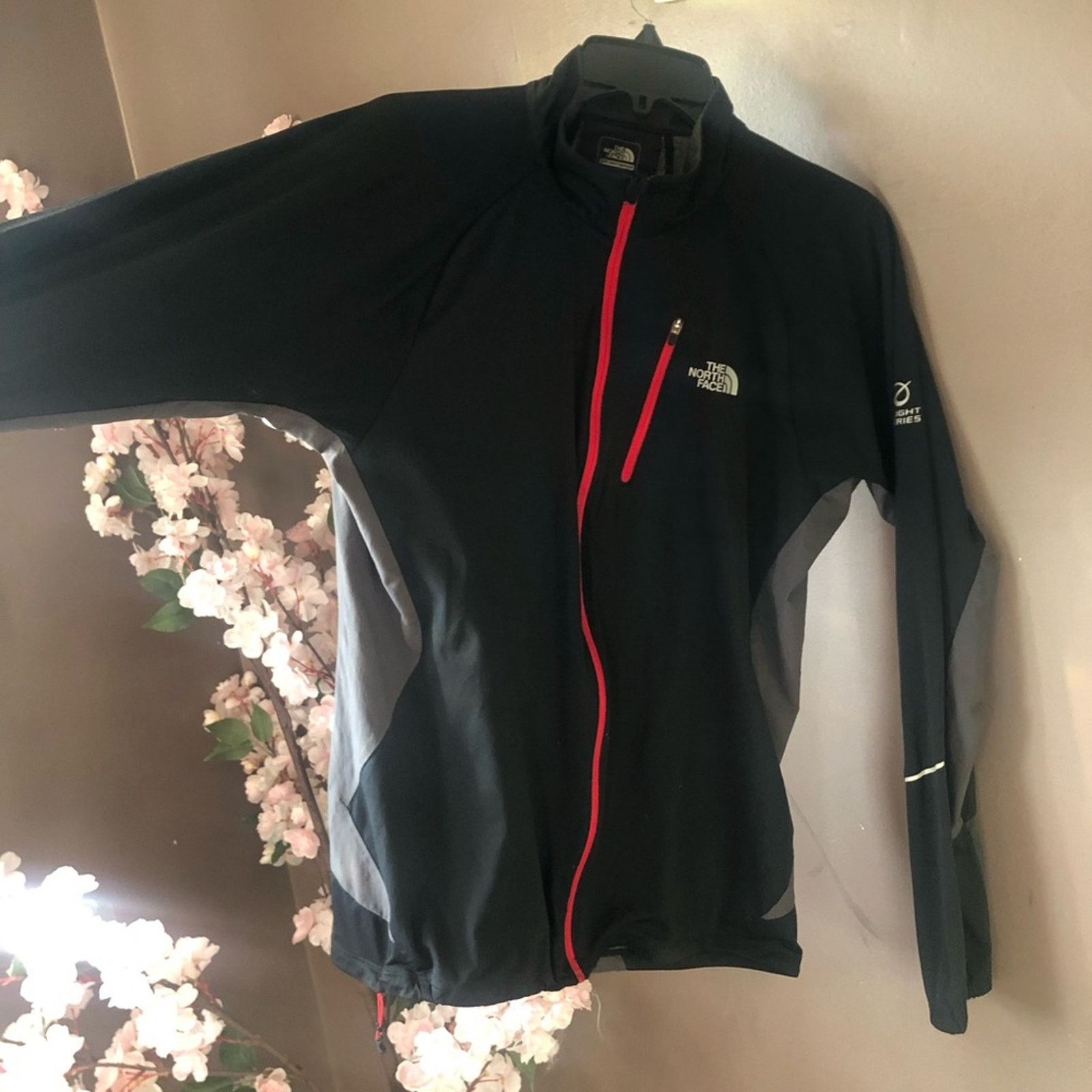 The North Face Jacket North face light zip up top Size M / US 6-8 / IT 42-44 - 2 Thumbnail