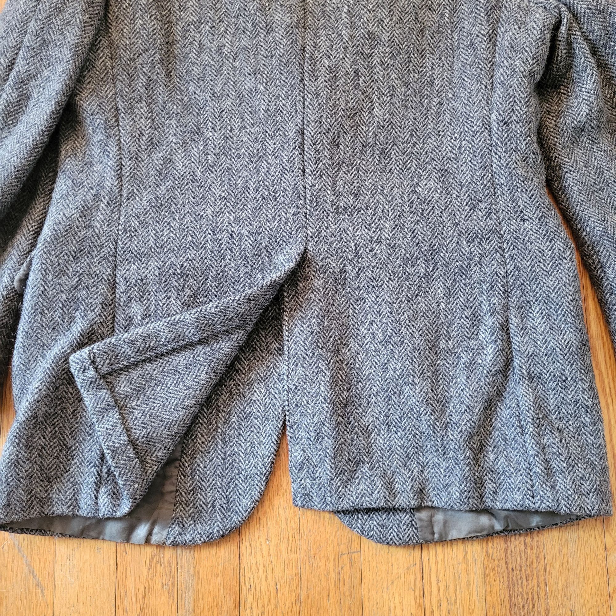 Harris Tweed Bells Harris Tweed Grey Herringbone Blazer 2 Button Wool Spo Size 40R - 8 Thumbnail