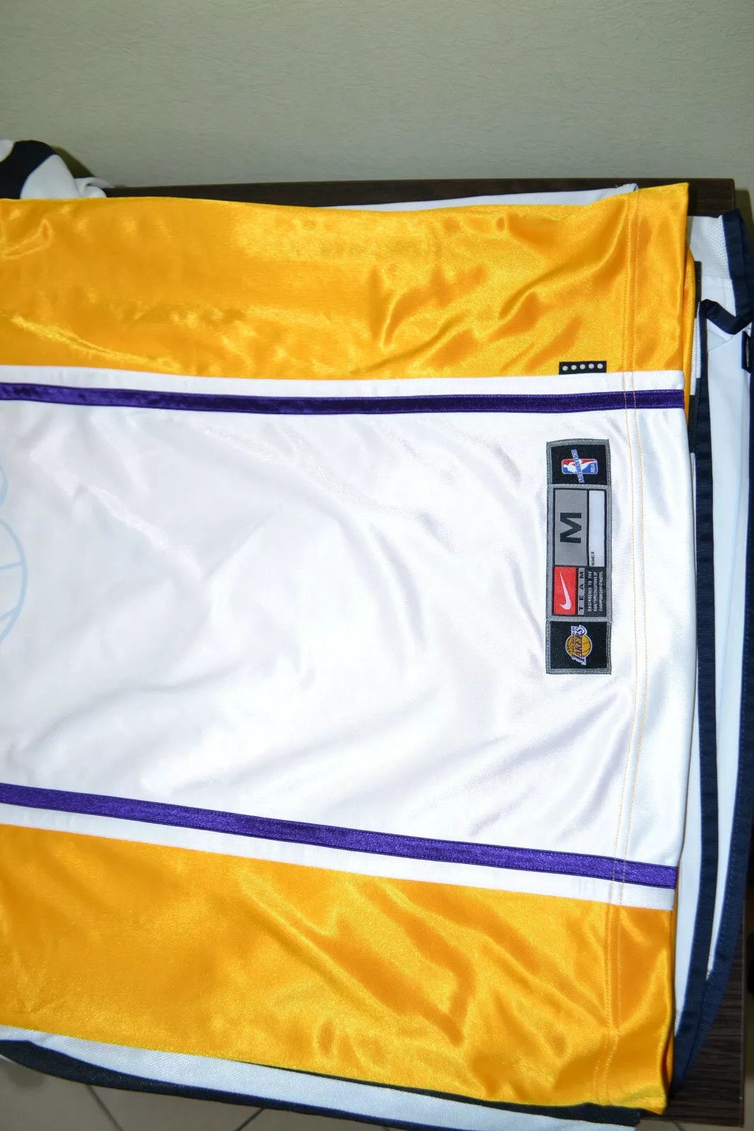 Nike NBA LOS ANGELES LAKERS SHIRT JERSEY NIKE AUTHENTIC SIZE M Size US M / EU 48-50 / 2 - 4 Thumbnail
