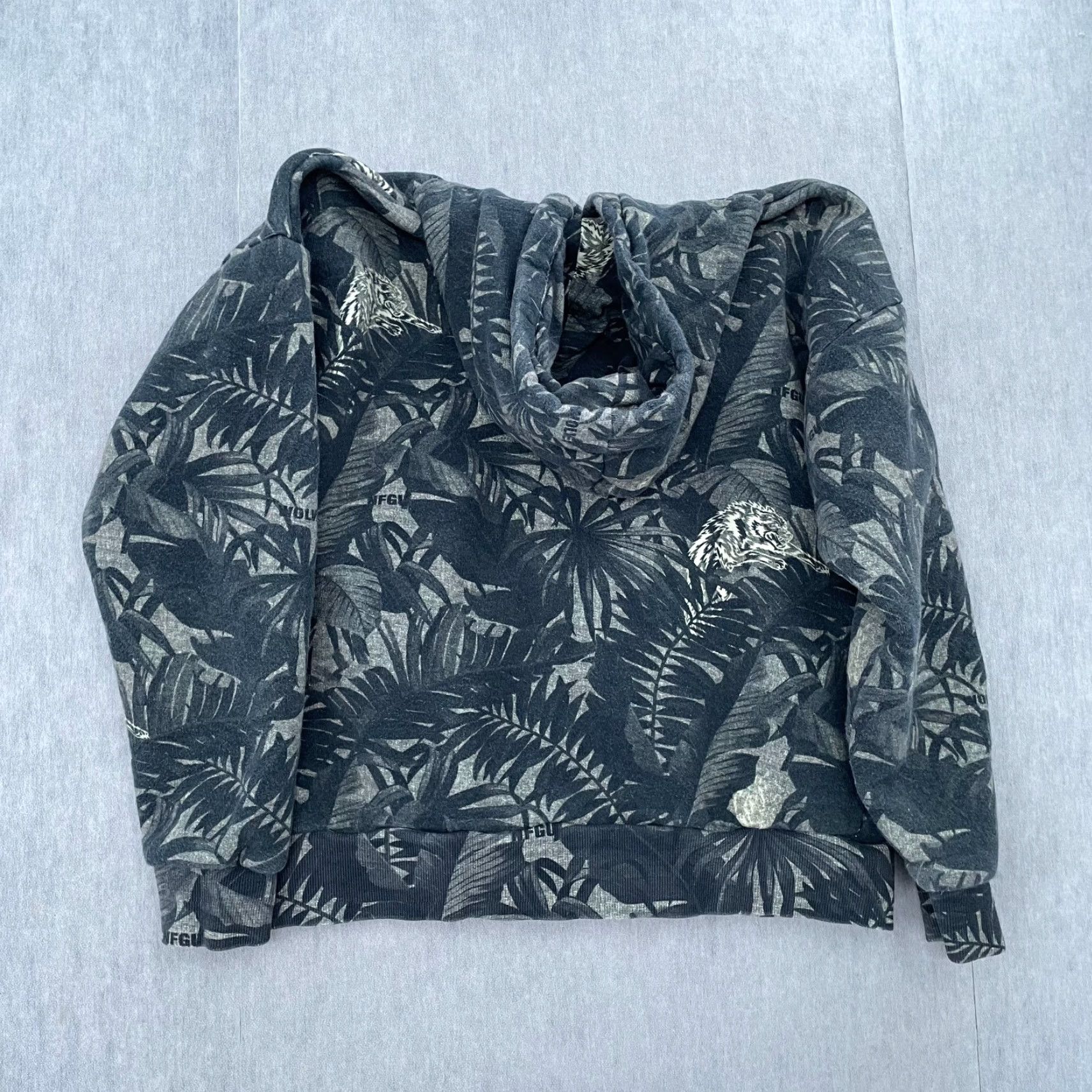 Vintage VINTAGE Drac Sport Sweater Womens Small Floral Wolves Pullover Hoodie Limited Edition S Size S / US 4 / IT 40 - 3 Thumbnail