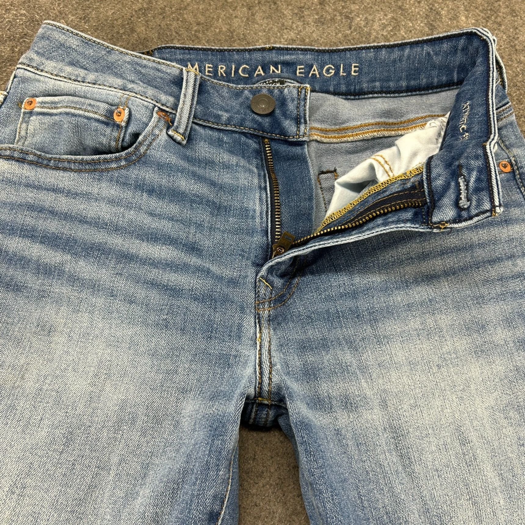 American Eagle Outfitters American Eagle Jeans Men 29x30 Blue Light Wash Straight Leg Athletic Fit Airflex Denim 5-Pocket Size US 29 - 2 Thumbnail