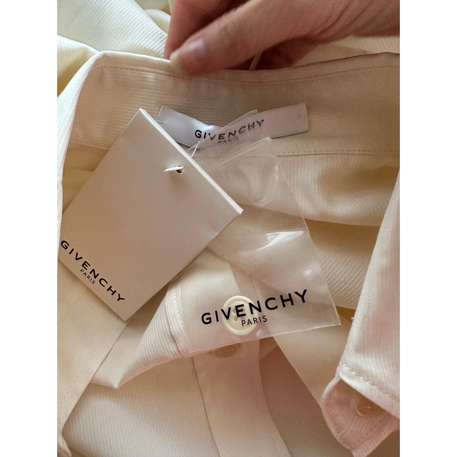 Givenchy NWT Givenchy Shirt Cream Mens US L Roll Tab Sleeves Size US L / EU 52-54 / 3 - 6 Thumbnail
