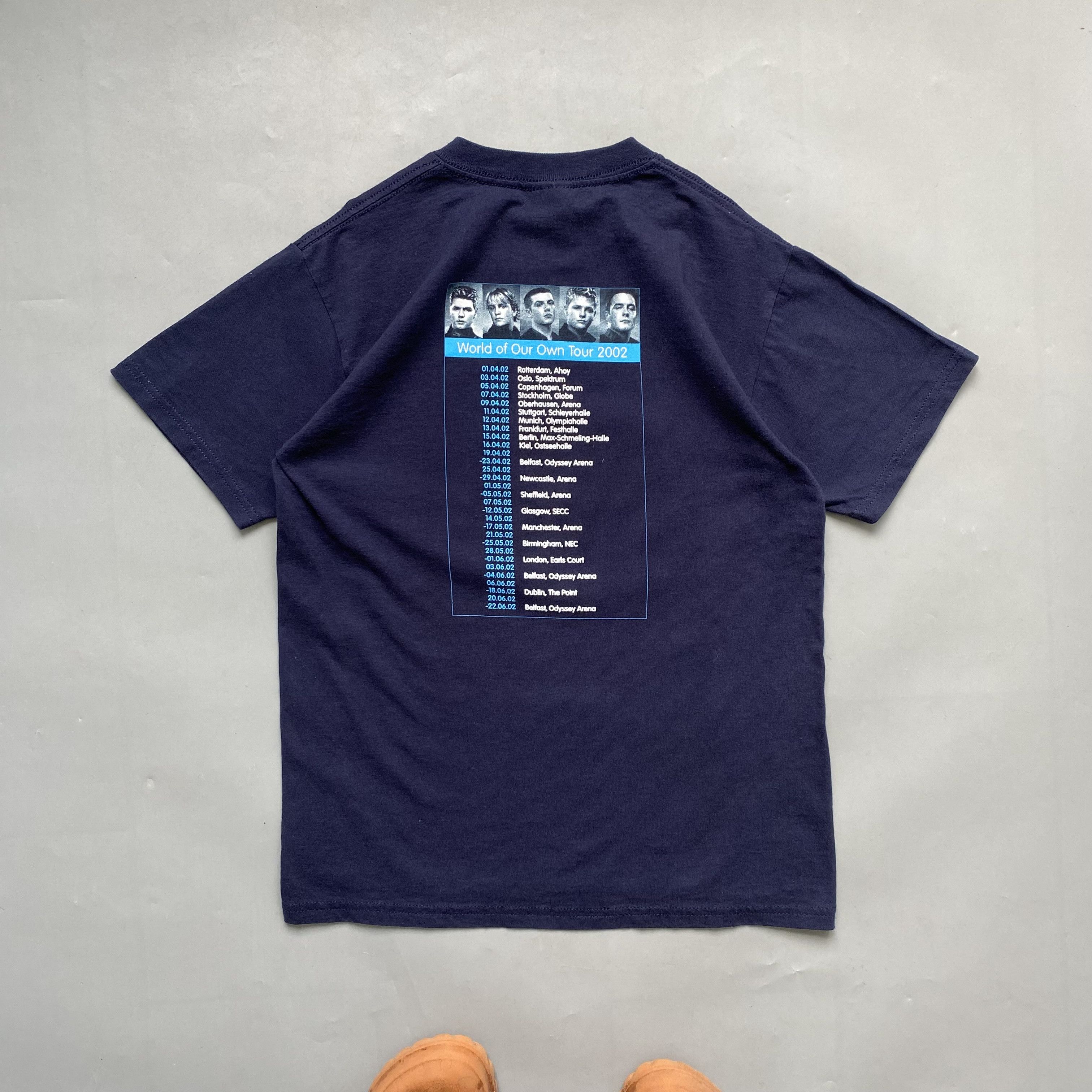 Band Tees 💿Vintage Westlife World Tour Tee 2002 band tees Size US XS / EU 42 / 0 - 2 Thumbnail