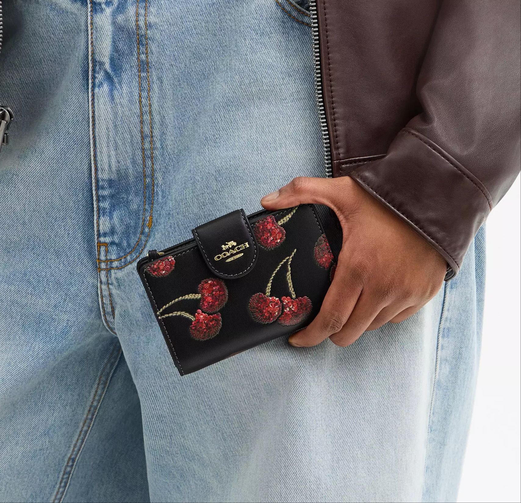 Coach NWT Coach Medium Corner Zip Wallet With Cherry Print CDF10 Size ONE SIZE - 8 Thumbnail