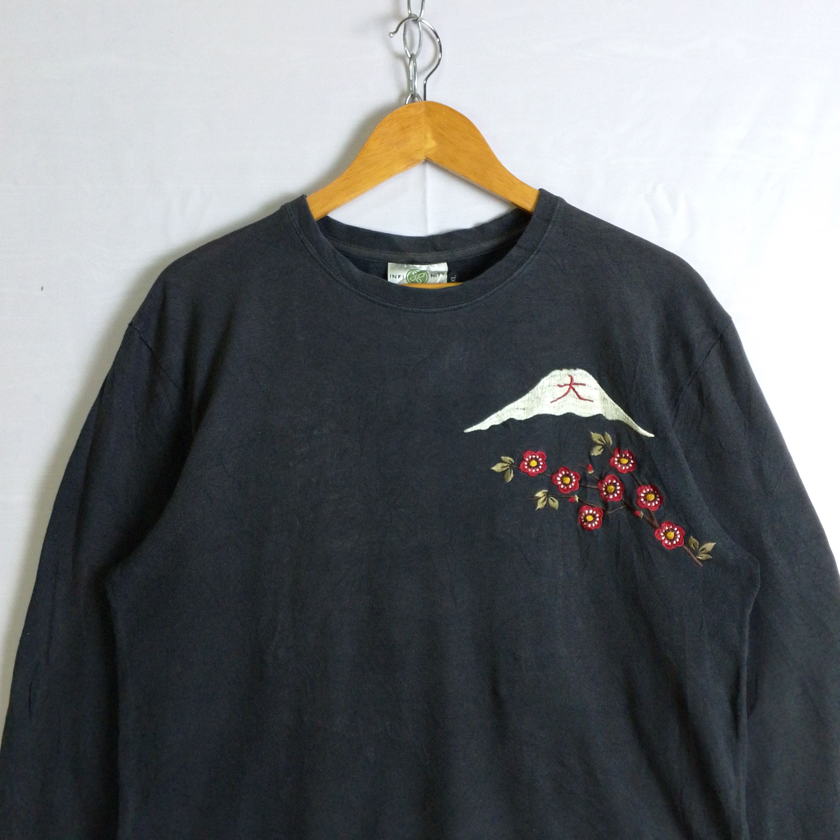 Japanese Brand Vintage Infinity Japan Souvenir Embroidery Tee Size US L / EU 52-54 / 3 - 6 Thumbnail