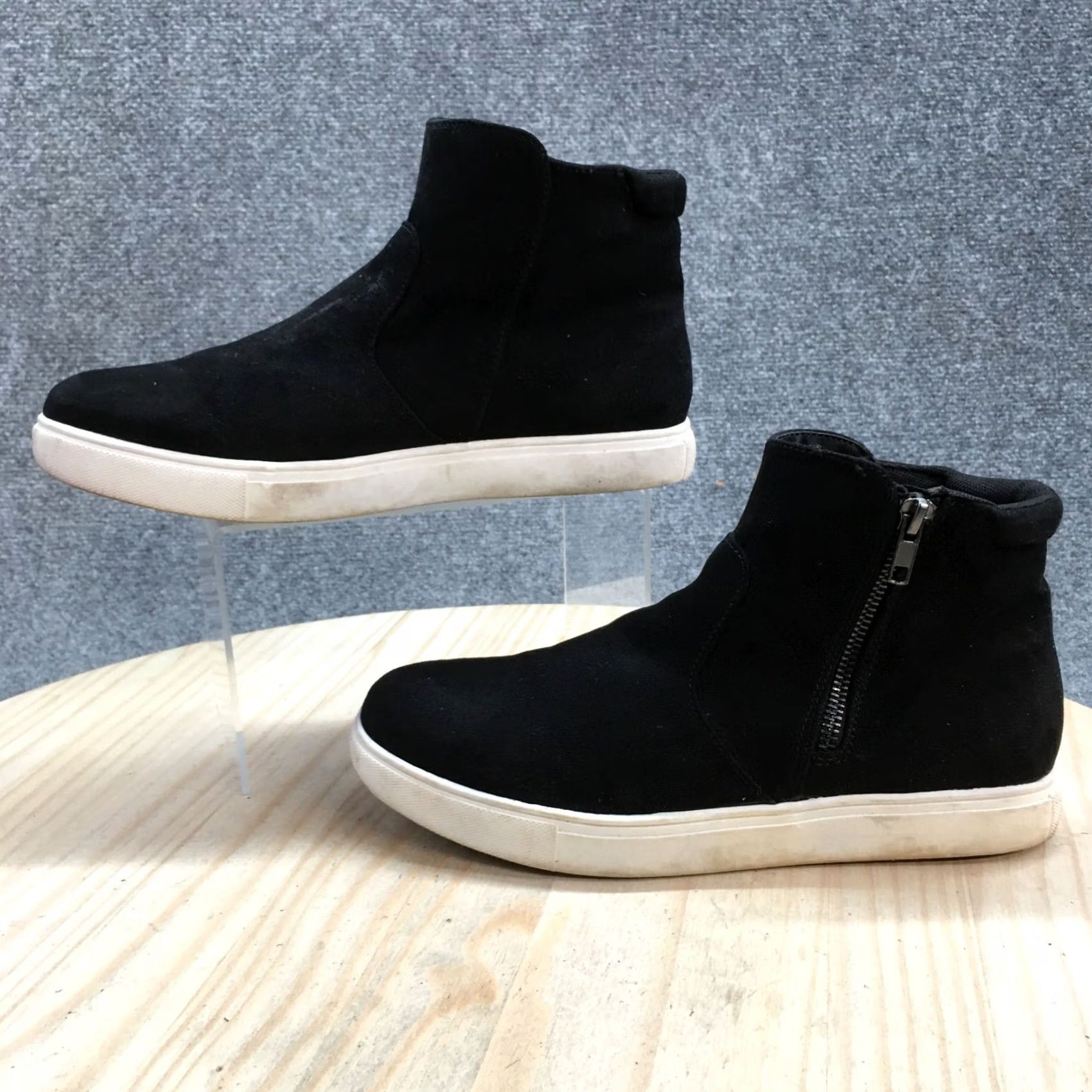 Izod Izod Mila High Top Sneakers Womens 8 M Black Faux Leather Side Zipper Shoes Size M / US 6-8 / IT 42-44 - 2 Thumbnail