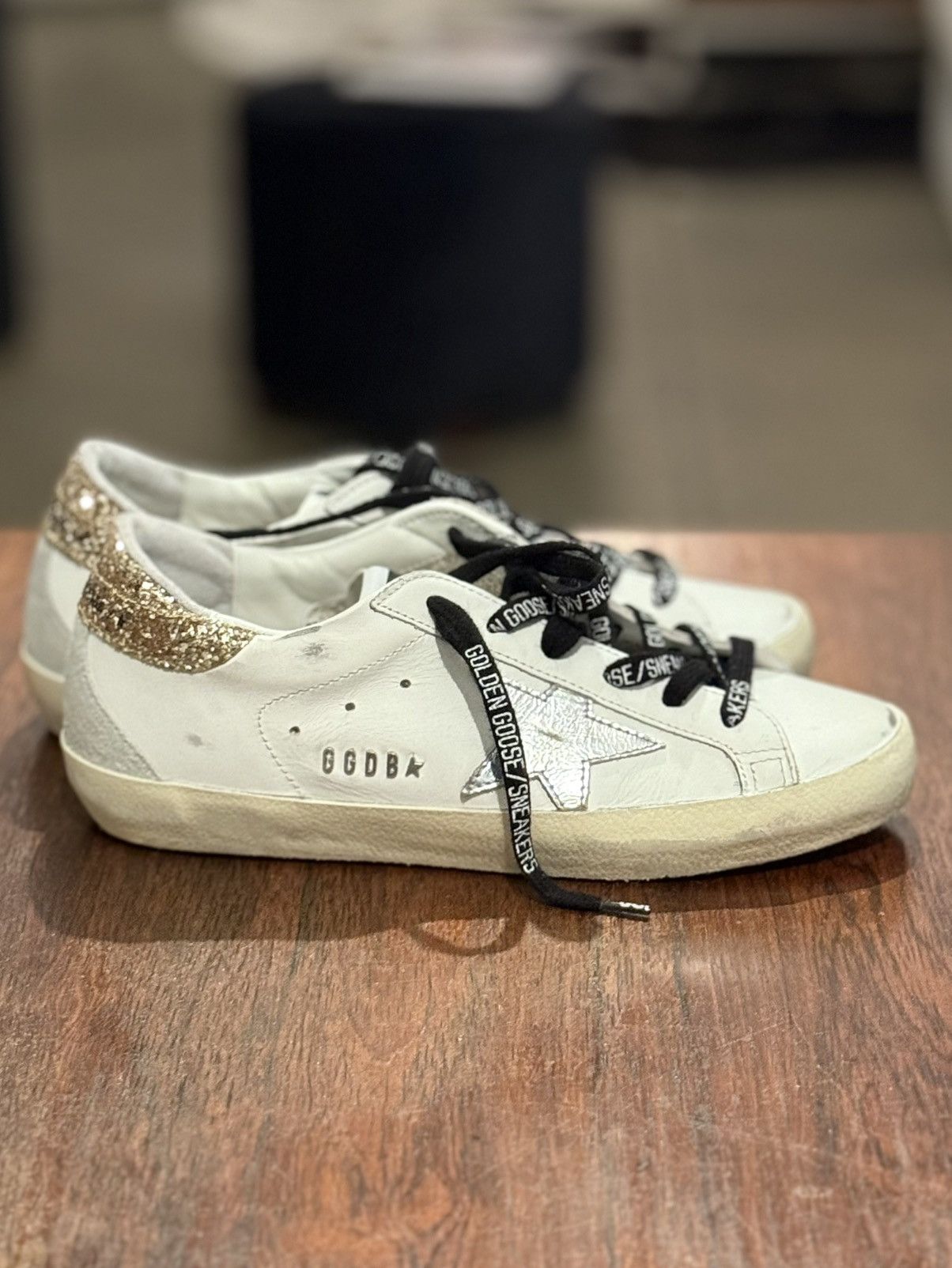 Golden Goose Exclusive Golden Goose Glitter Superstar Sneakers - Size 37 Size US 7 / IT 37 - 5 Thumbnail