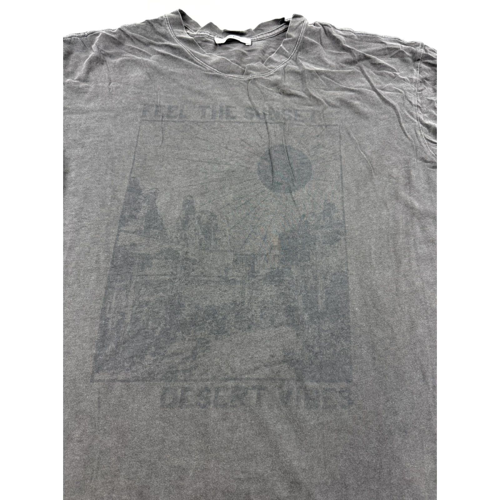 Tres Bien Tres Bien Shirt Mens XL Gray Desert Vibes Sunset Graphic Tee Curved Hem Size US XL / EU 56 / 4 - 2 Thumbnail