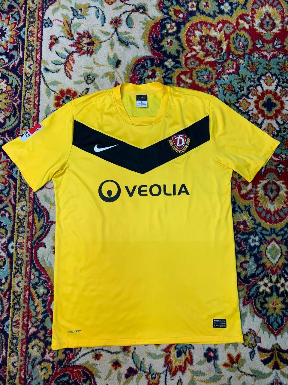 Nike Dynamo Dresden Soccer Nike Heim Trikot 2011/12 STOLL SIGNED Size US L / EU 52-54 / 3 - 1 Thumbnail
