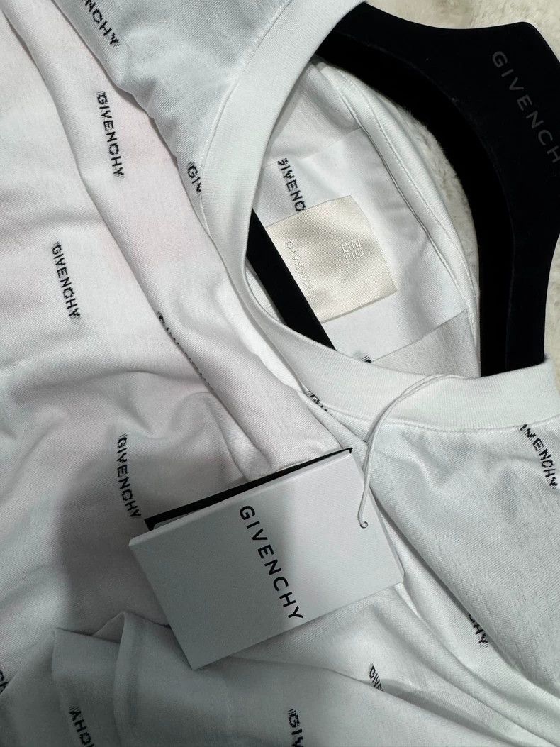 Givenchy GivenchyShort-sleeved T-shirt 2503-Nextarrow Size US L / EU 52-54 / 3 - 5 Thumbnail