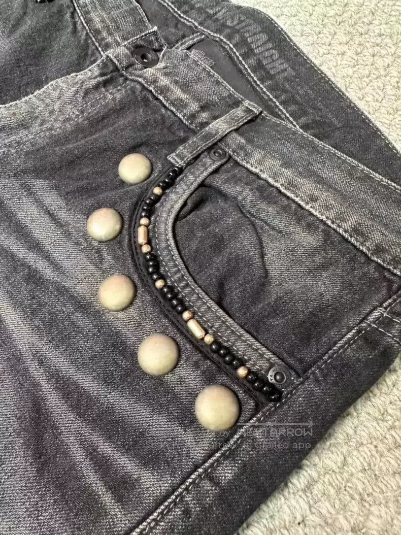 Neighborhood Neighborhood size L Jeans Size US 27 - 3 Thumbnail