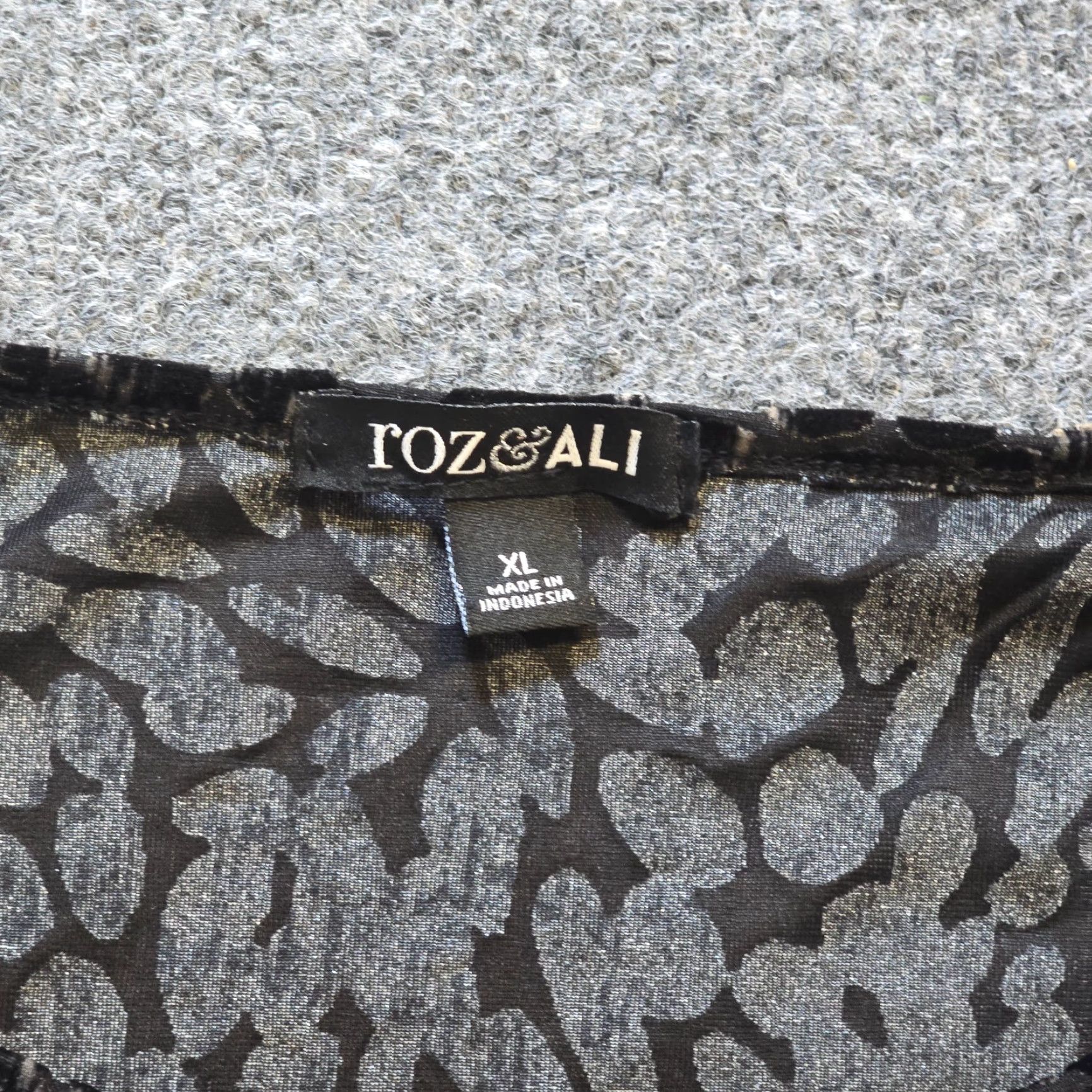Velvet Roz Ali Top Womens Large Black Velvet Burnout Sheer 3/4 Sleeve Casual Capsule Size L / US 10 / IT 46 - 3 Thumbnail