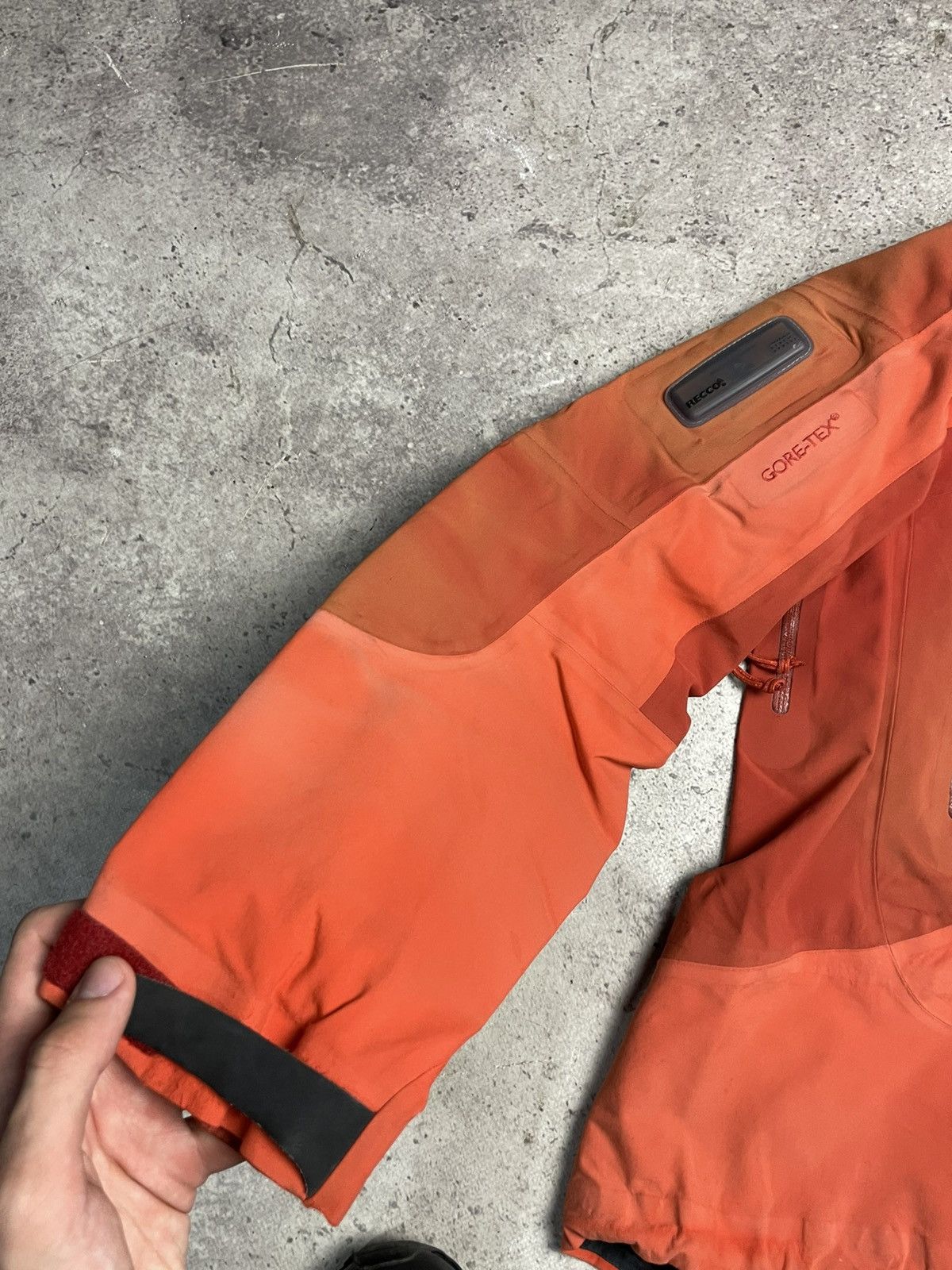 Arc'teryx Vintage Arcteryx Recco Goretex Jacket Sz S Size US S / EU 44-46 / 1 - 9 Thumbnail