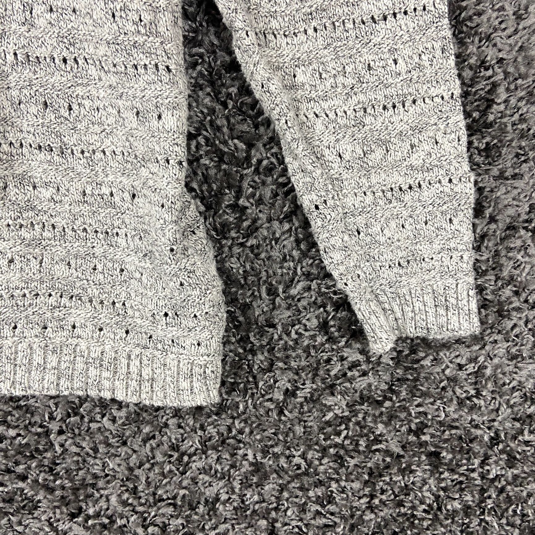 Vintage VINTAGE? Wait: The item is not vintage. So: Leo & Nicole Knit Sweater Women's L Gray Pullover Knit Sweater L Womens Gray Leo & Nicole Size L / US 10 / IT 46 - 2 Thumbnail