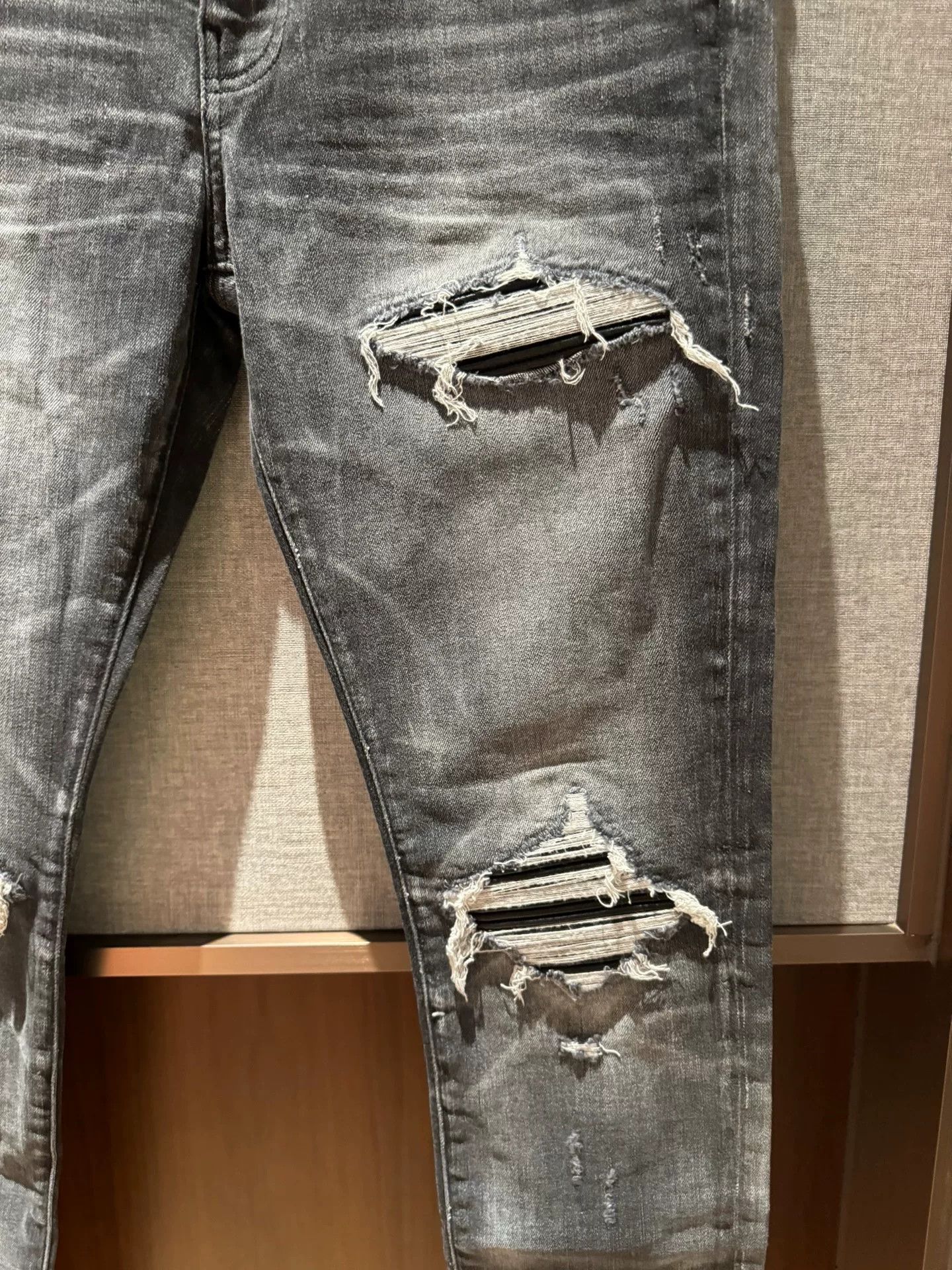 Amiri amiri distressed black gray denim jeans Size US 33 - 3 Thumbnail