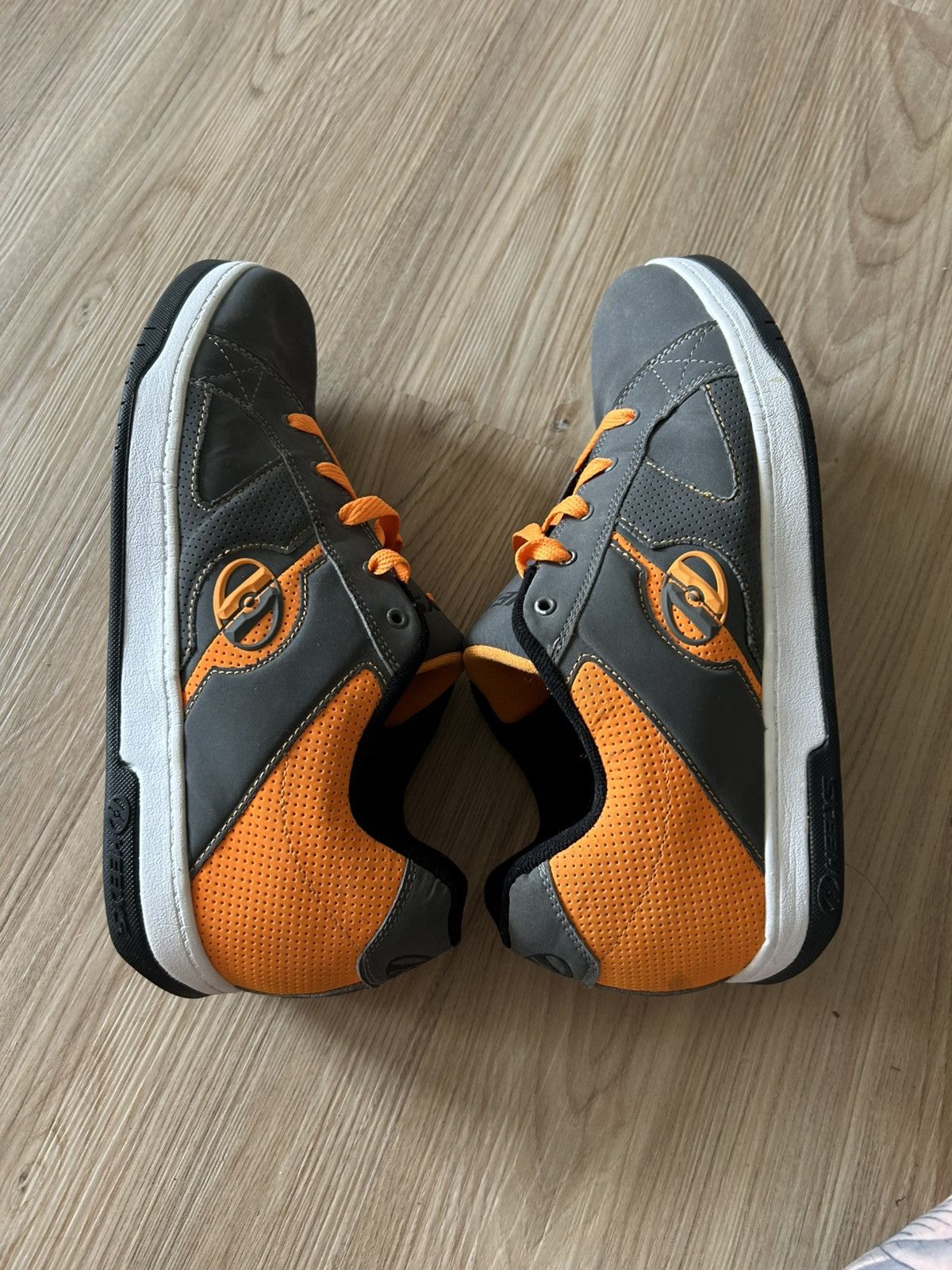 Heelys RARE! V2 Heelys wheel shoe size 13 mens Size US 13 / EU 46 - 5 Thumbnail