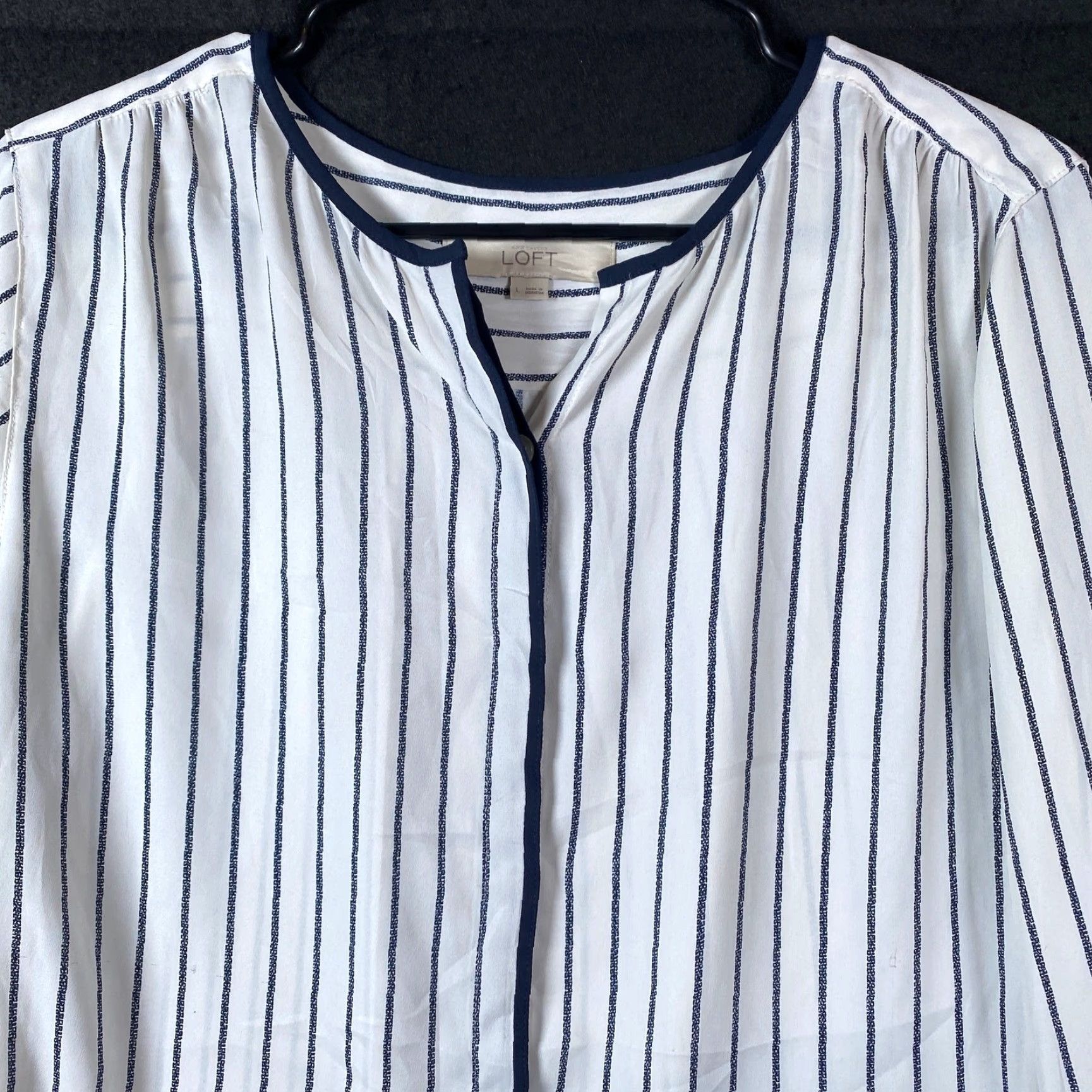 Loft Ann Taylor Loft Blouse White Blue Stripe Button Down Long Sleeve Large Size L / US 10 / IT 46 - 2 Thumbnail