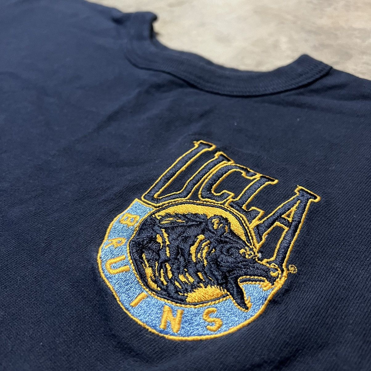Champion × Vintage Vintage 90’s UCLA Bruins 🇺🇸 Embroidered Champion T-Shirt Size US XL / EU 56 / 4 - 3 Thumbnail