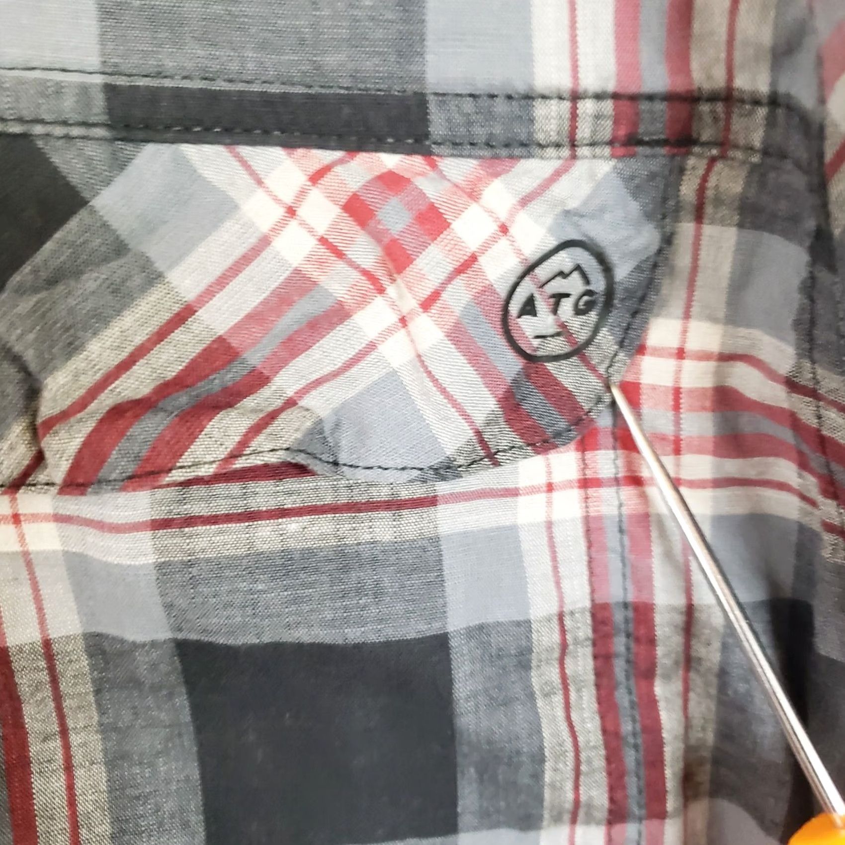 Wrangler VINTAGE Wrangler ATG Mens L Red Grey Button Up Long Sleeve Vented Shirt Plaid Slv Pocket Size US L / EU 52-54 / 3 - 4 Thumbnail