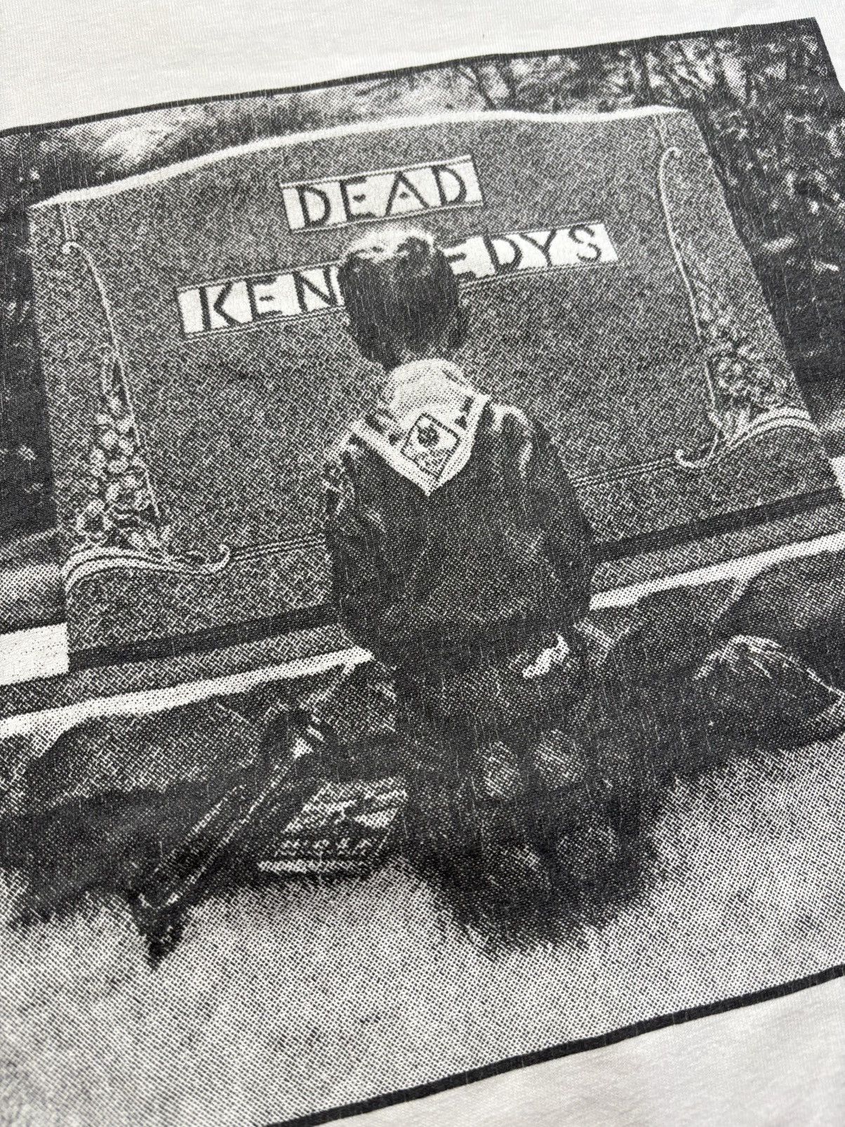 Supreme Supreme x dead kennedys tshirt white Size US M / EU 48-50 / 2 - 4 Thumbnail