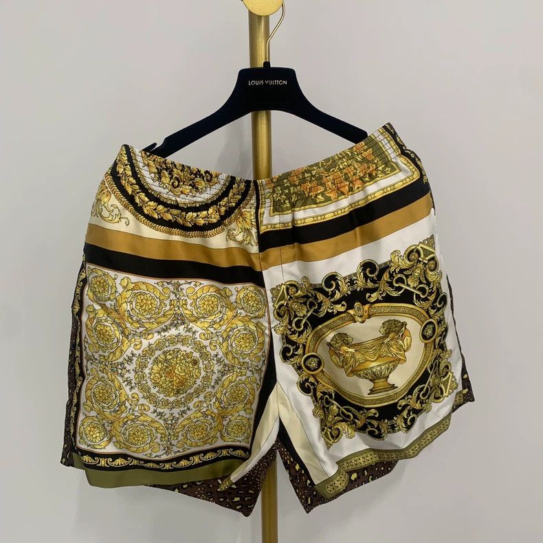 Versace Versace Mulberry silk shorts Size US 32 / EU 48 - 1 Thumbnail