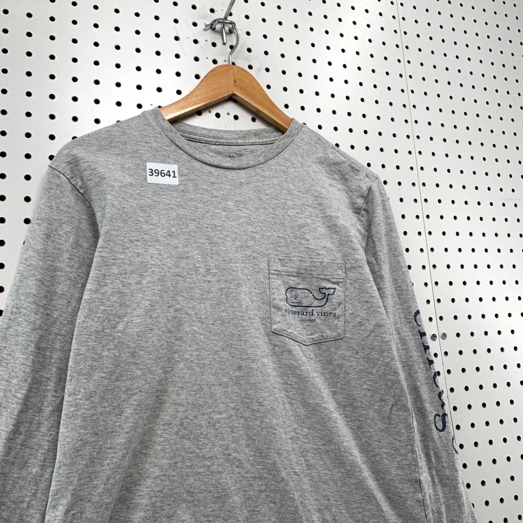Vineyard Vines Vineyard Vines Shirt Mens Small Gray Long Sleeve Pocket Whale Graphic 19x25 Size US S / EU 44-46 / 1 - 6 Thumbnail