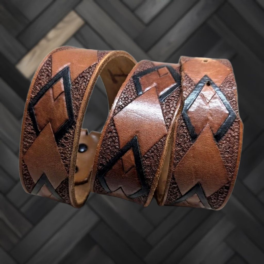 Vintage VINTAGE Western Belt Geometric Geometric 36 brown leather mens belt with buckle snaps 1970s 1-1/2" wide Size 36 - 1 Thumbnail