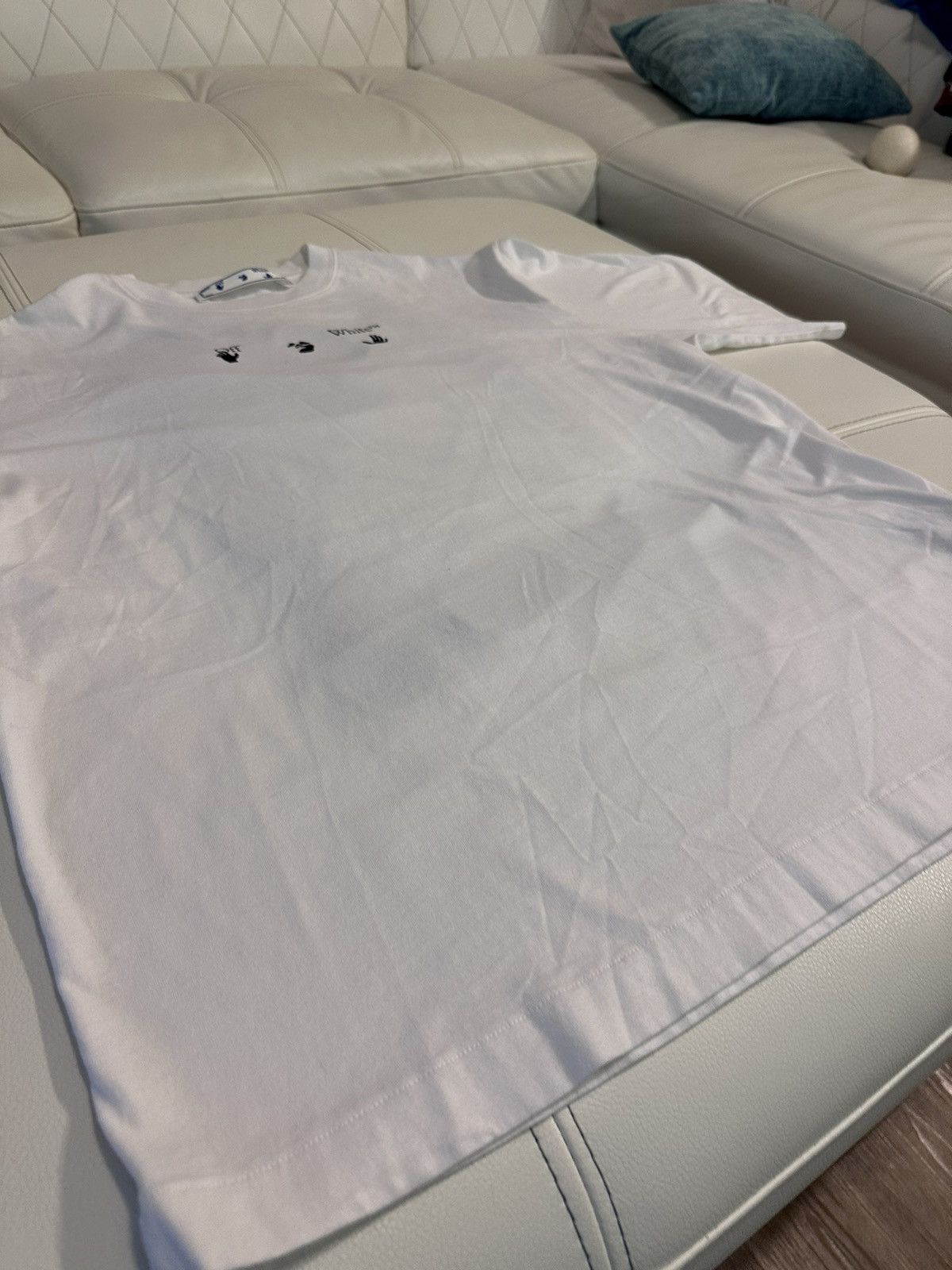 Off-White Off White Graffiti Logo Tee Size US L / EU 52-54 / 3 - 7 Thumbnail
