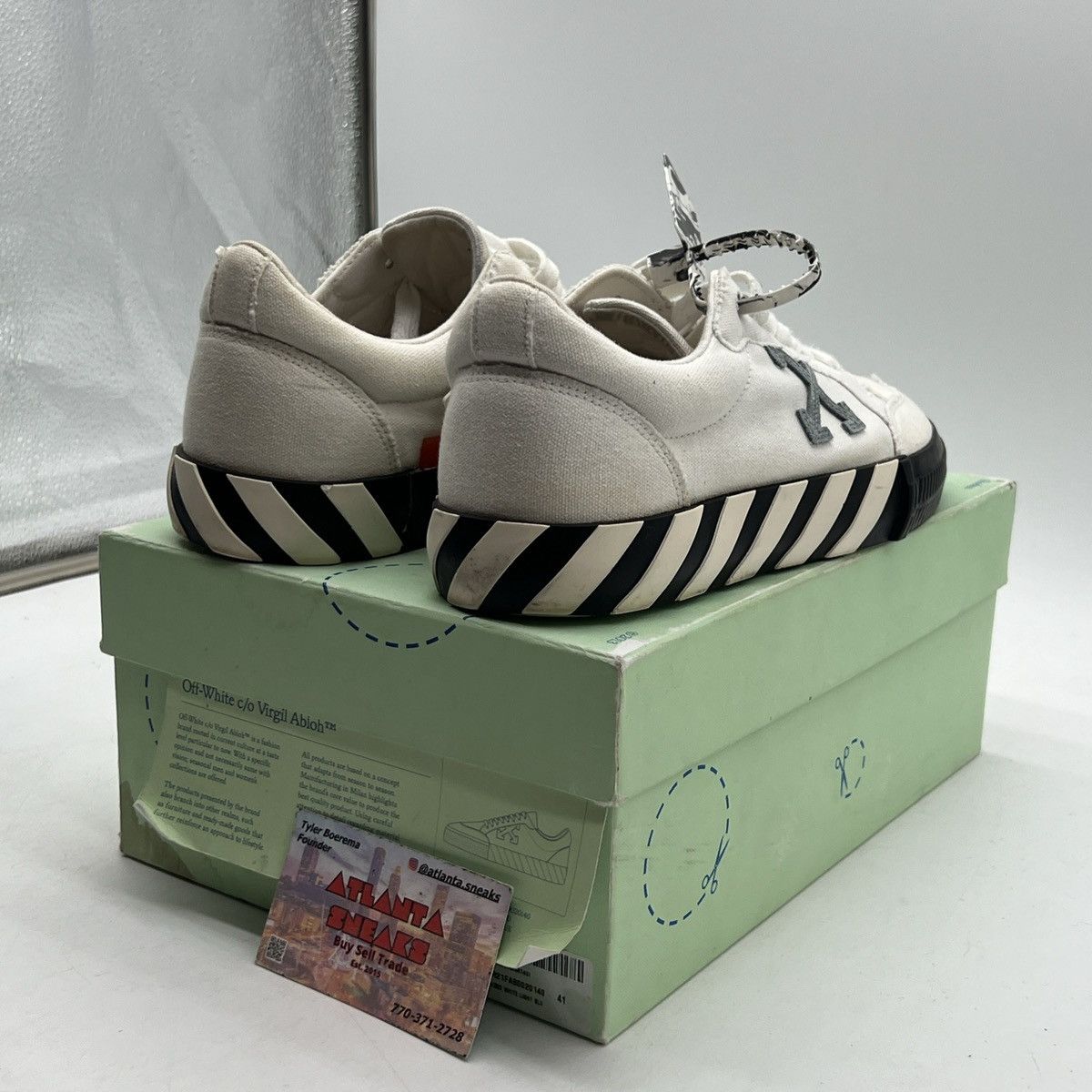 Off white vulc sneaker white black light blue