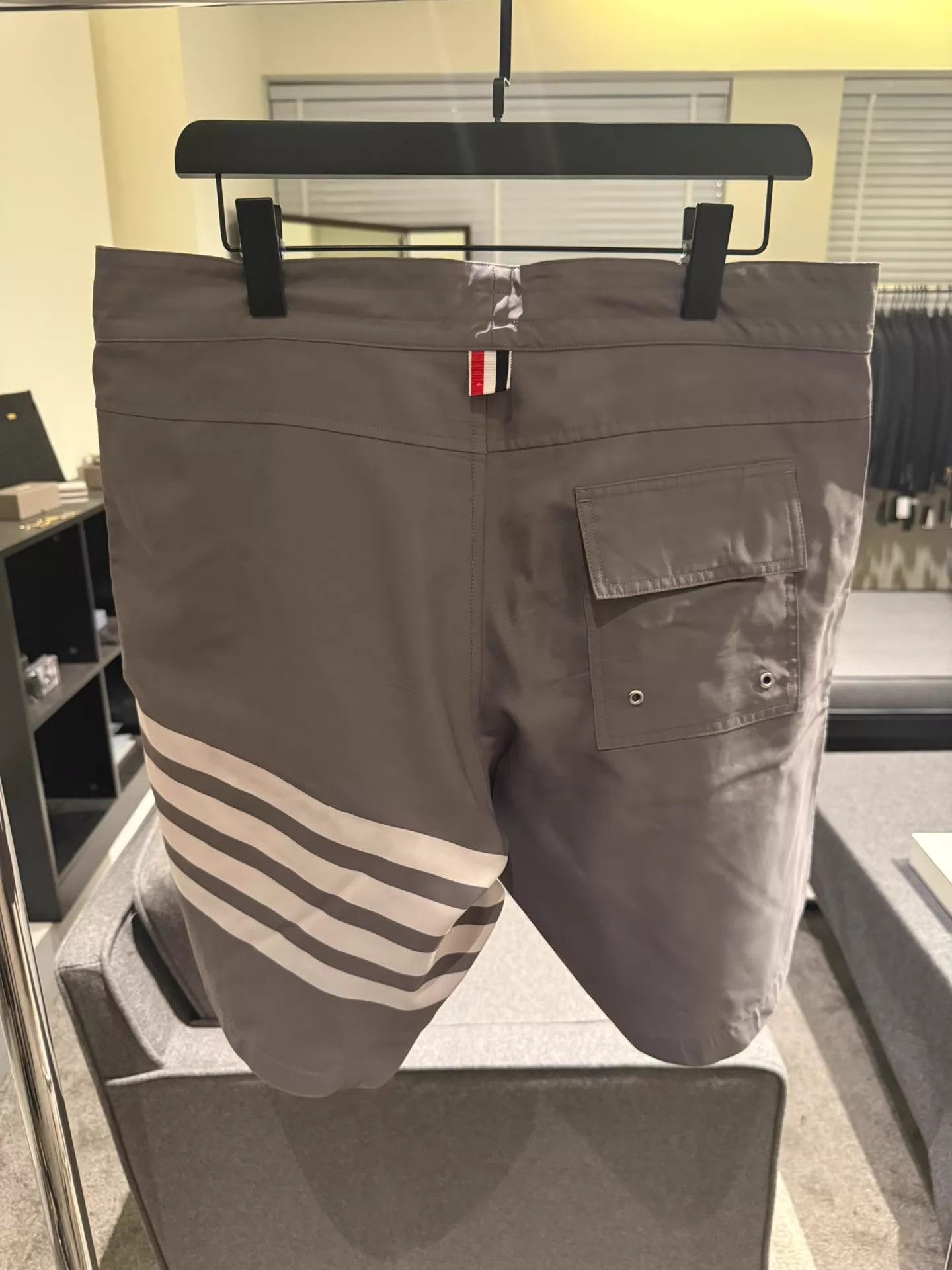 Thom Browne Thom Browne 4-Bar Medium Gray Shorts Size 2 Size US 32 / EU 48 - 2 Thumbnail