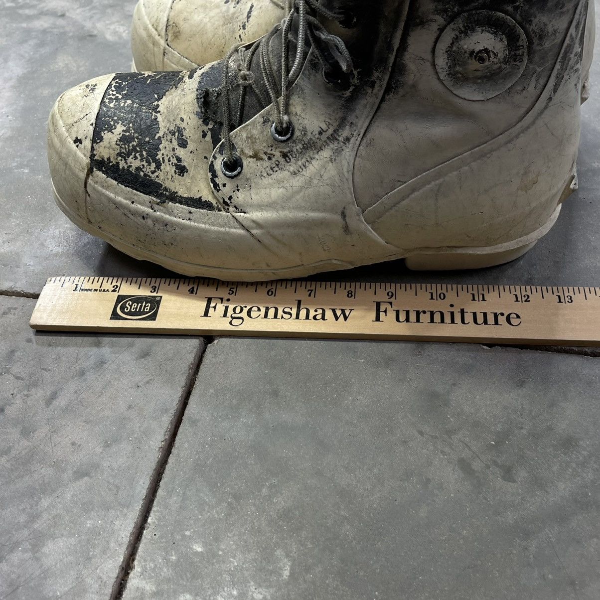 Vintage Vintage Military Bunny Boots Distressed White / Black Size US 12 / EU 45 - 9 Thumbnail