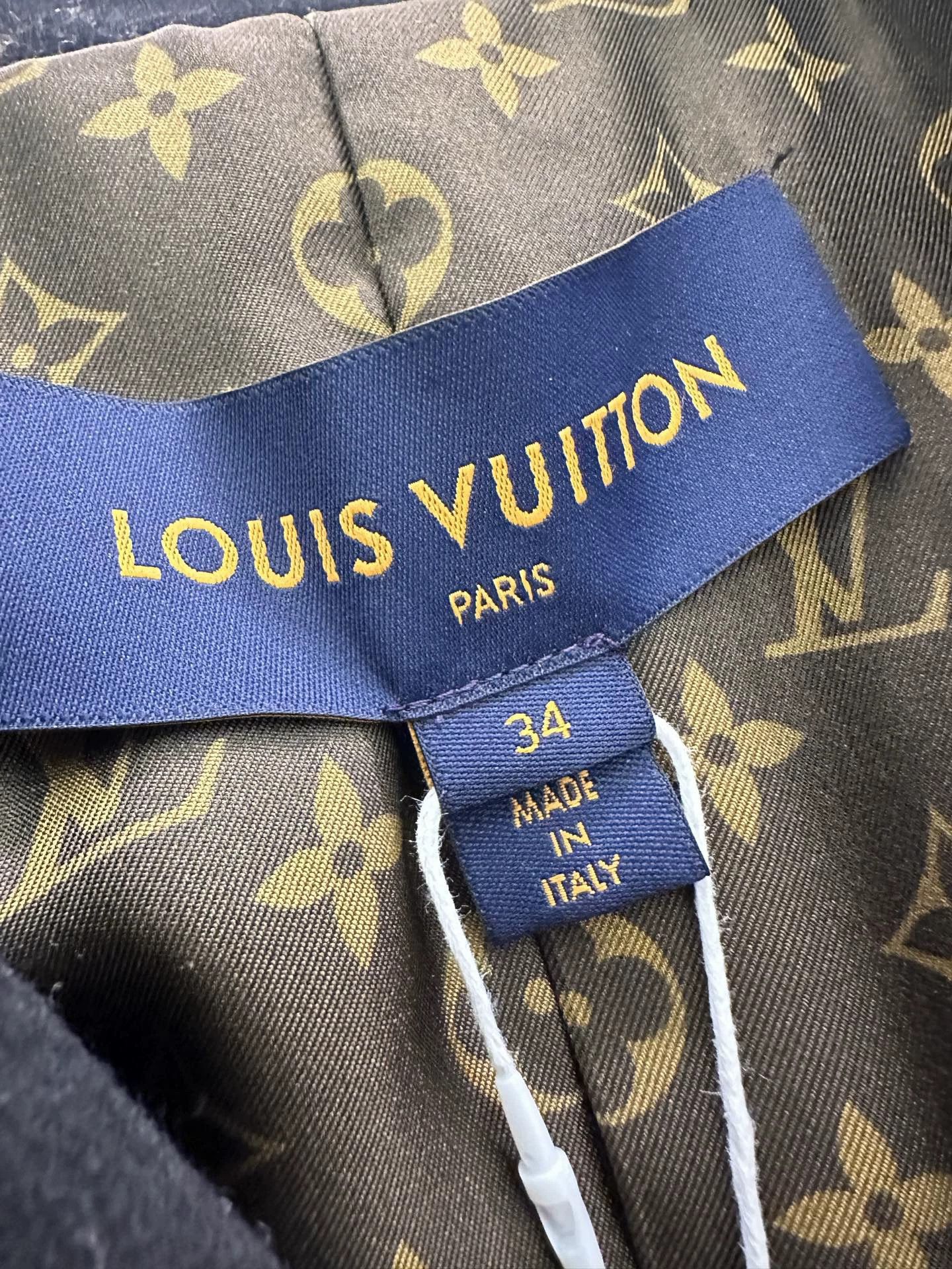 Louis Vuitton LV pre-owned black wool overcoat 34 Size XS / US 0-2 / IT 36-38 - 4 Thumbnail