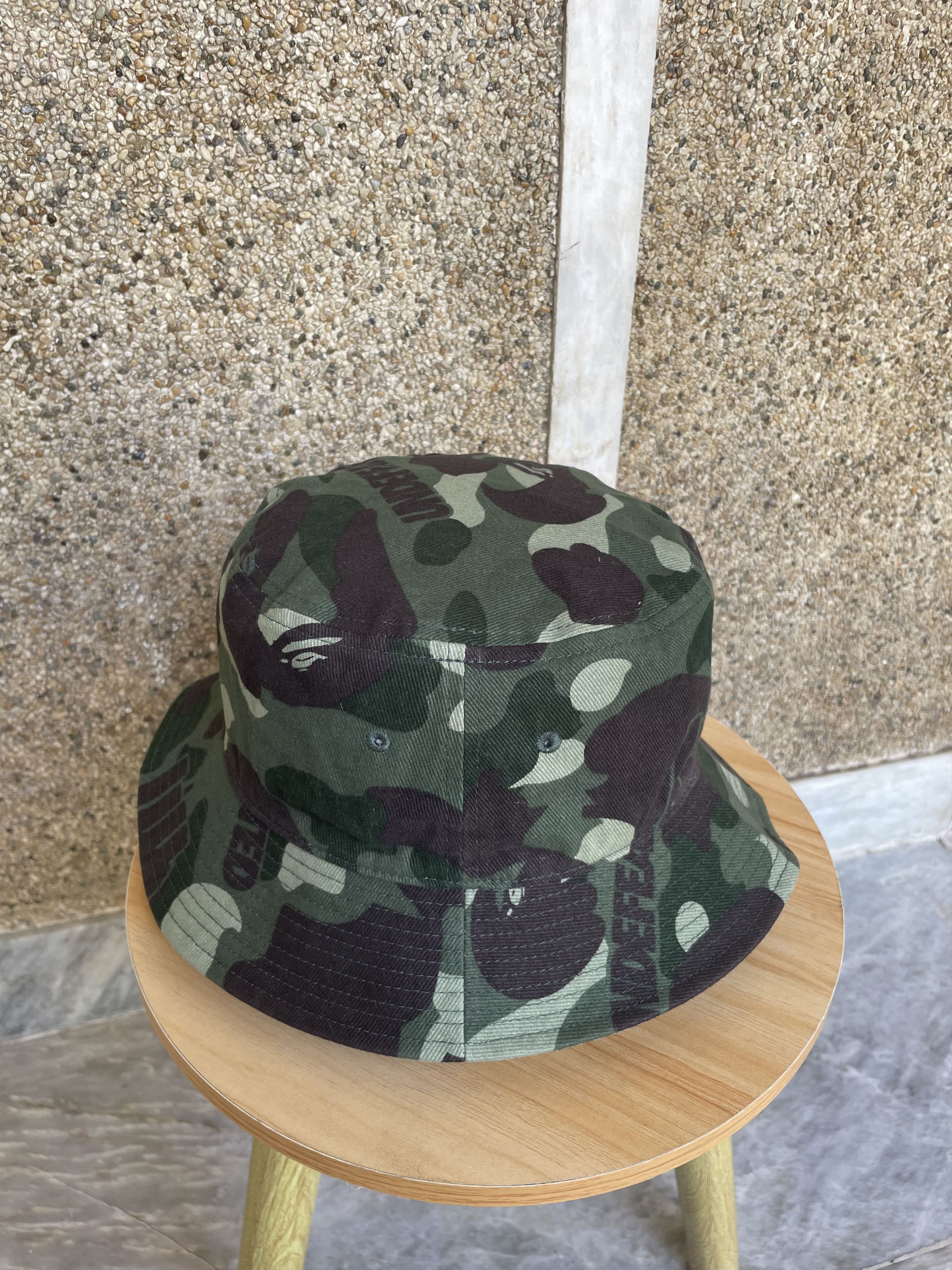 Bape × Undefeated BAPE x UNDEFEATED COLOR CAMO FLANNEL BUCKET HAT REVERSIBLE Size ONE SIZE - 6 Thumbnail