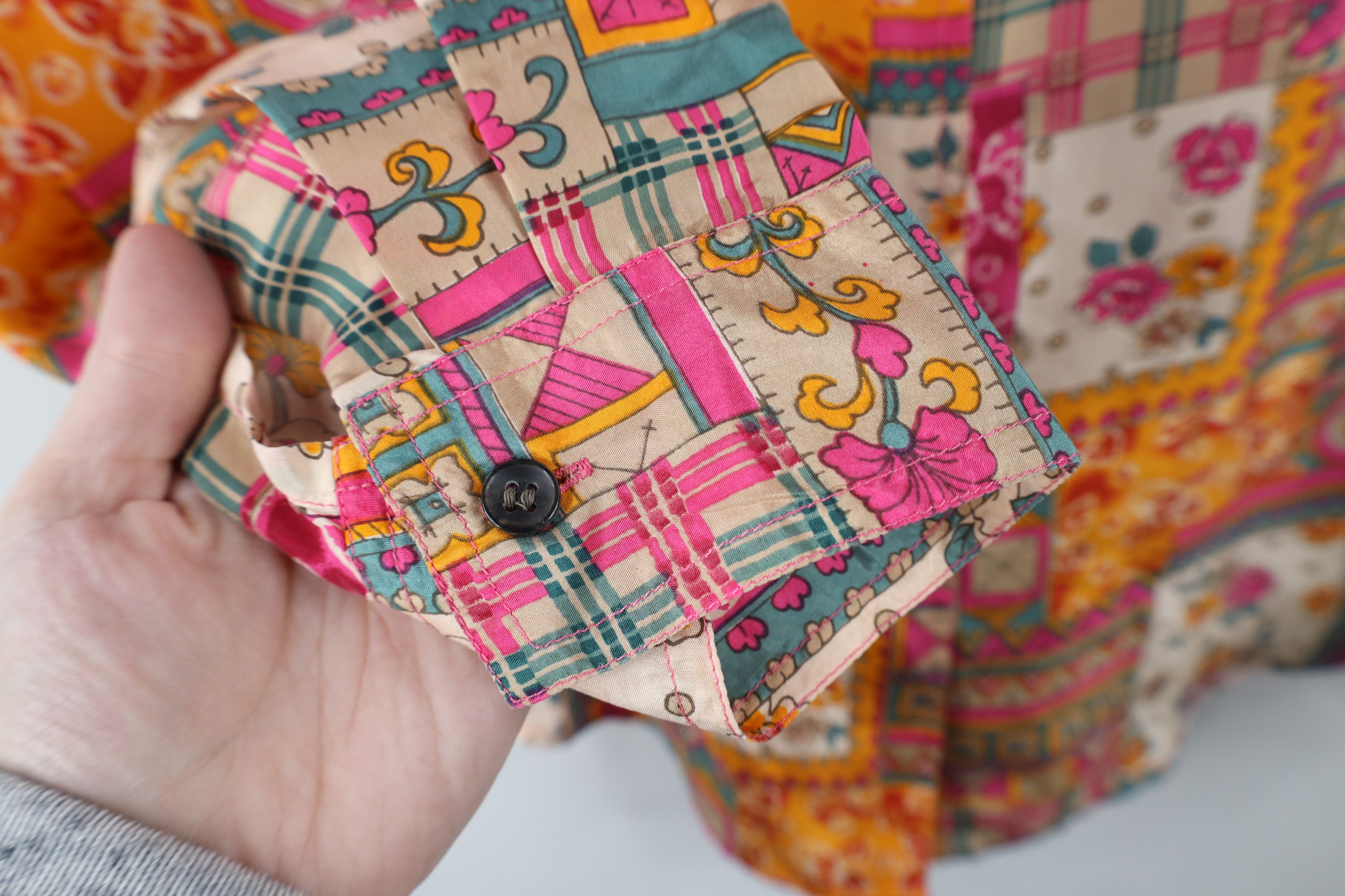 Vintage Vintage 90s Streetwear Quilted Flower Silk Button Shirt Size M / US 6-8 / IT 42-44 - 4 Thumbnail