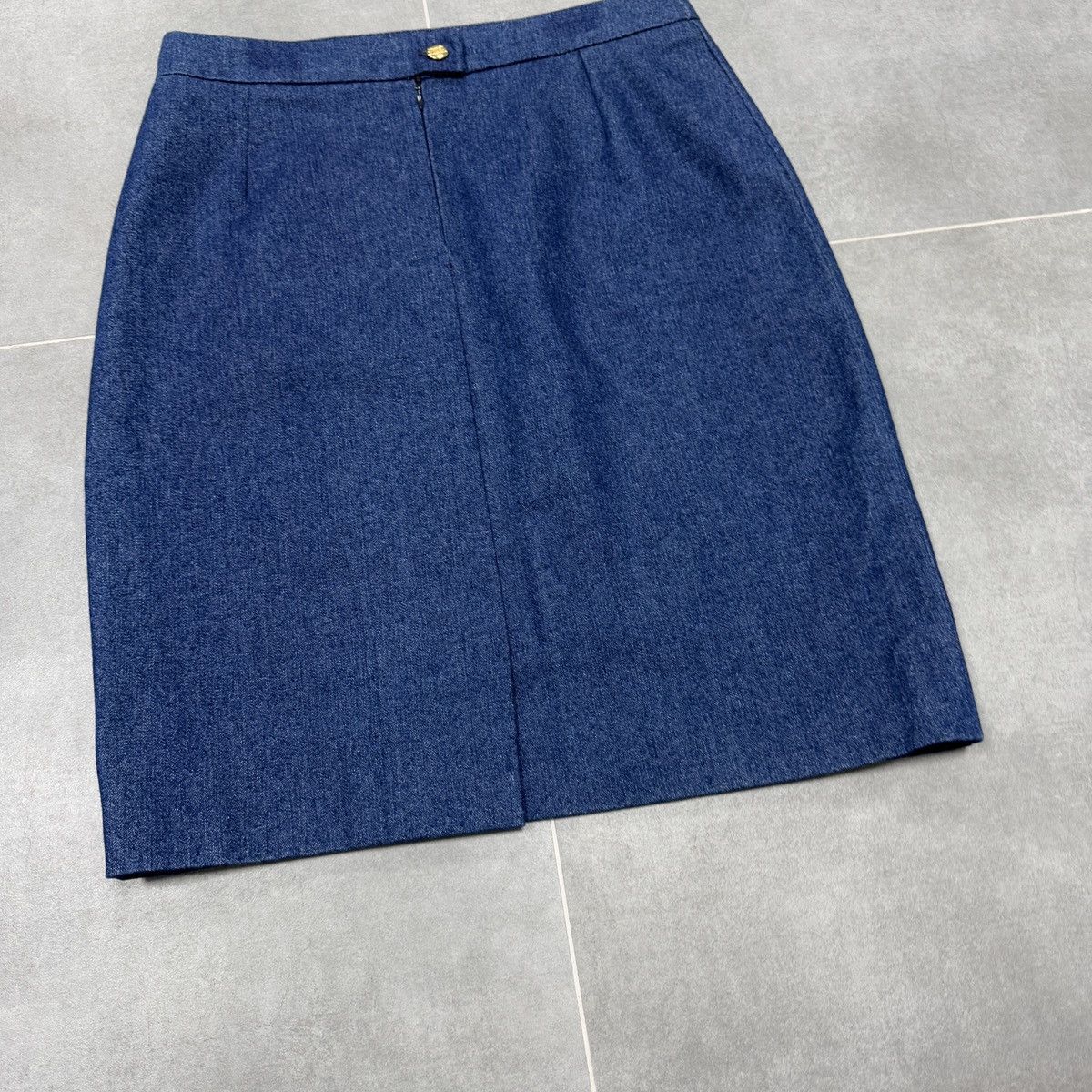 Burberry × Vintage Vintage Burberry Women Denim Skirt Size 40 Made in France Size 28" / US 6 / IT 42 - 2 Thumbnail