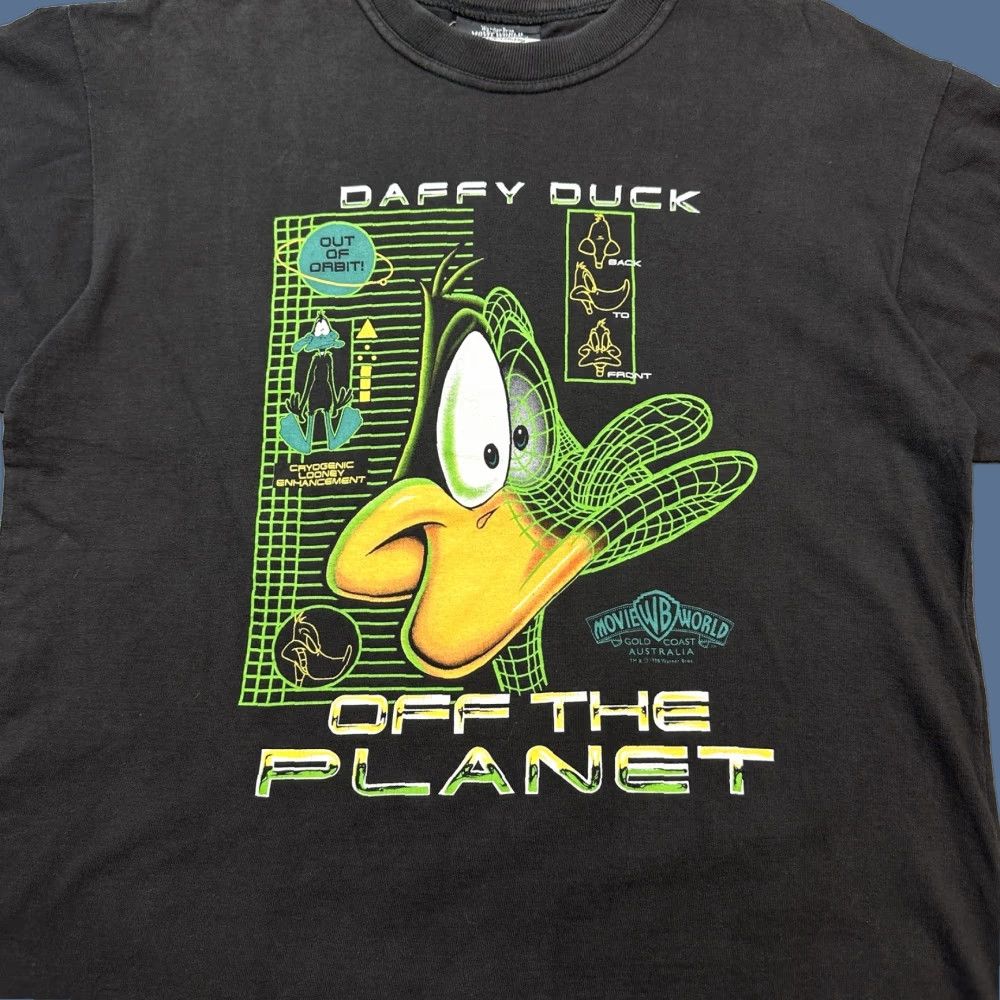 Vintage VINTAGE Warner Bros Shirt Mens Small Black Daffy Duck Movie World 90s Cartoon Graphic Print T-Shirt Size US S / EU 44-46 / 1 - 1 Thumbnail