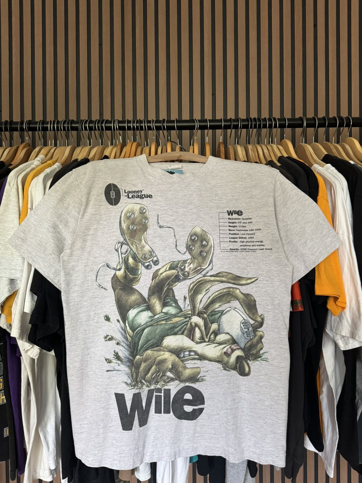 Other Vintage 90s Looney Tunes Wile E. Coyote Grey t-shirt Size US L / EU 52-54 / 3 - 1 Thumbnail