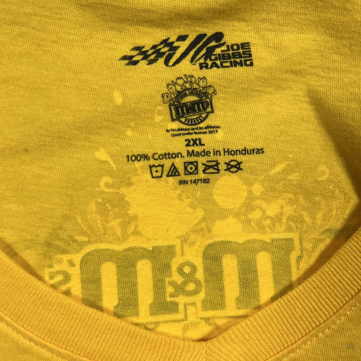 NASCAR Joe Gibbs Racing Kyle Busch #18 M&M Racing Womens V Neck Size XXL / US 16-18 / IT 52-54 - 5 Thumbnail
