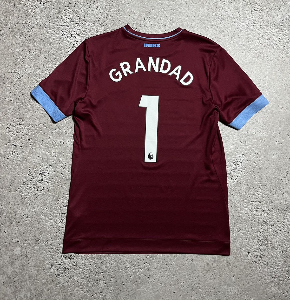 Umbro #Grandad Fan Umbro West Ham United Betway Soccer Jersey Tee Size US L / EU 52-54 / 3 - 11 Thumbnail