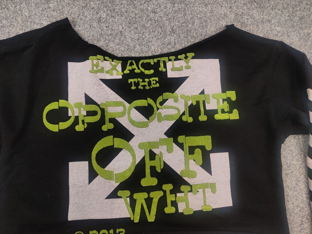 Vintage OFF-WHITE Opposite Arrow Handmad cropped sweatshirt crop top Size L / US 10 / IT 46 - 13 Thumbnail