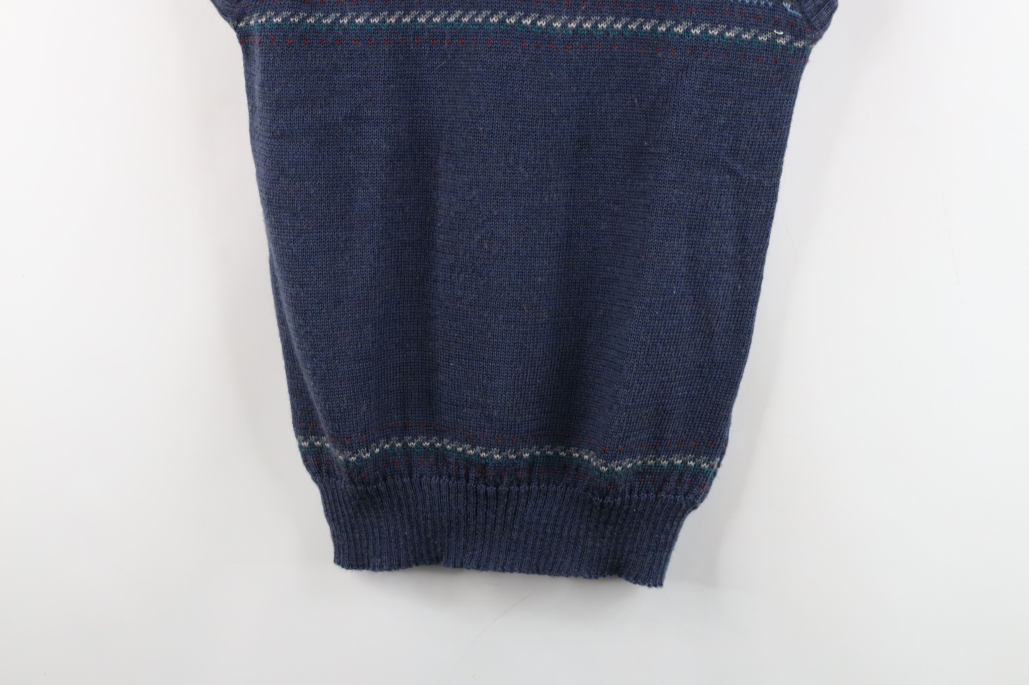 Vintage Vintage 70s Streetwear Fair Isle Knit V-Neck Sweater Vest Size US M / EU 48-50 / 2 - 3 Thumbnail