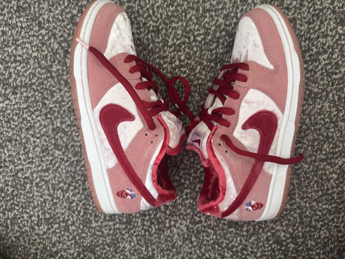 Nike × StrangeLove Skateboards Nike SB Dunk Low StrangeLove Deadstock Size US 9 / EU 42 - 7 Thumbnail