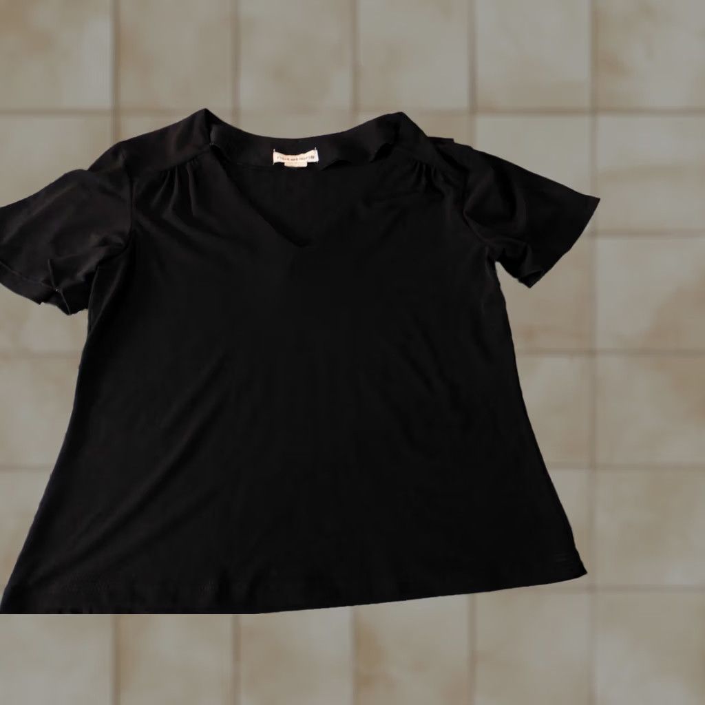 Vintage Notations Womens Blouse Shirt M Black V-Neck Short Sleeve Pullover Casual Regular Polyester Rayon Button Lightweight Stretch Classic Size M / US 6-8 / IT 42-44 - 1 Thumbnail