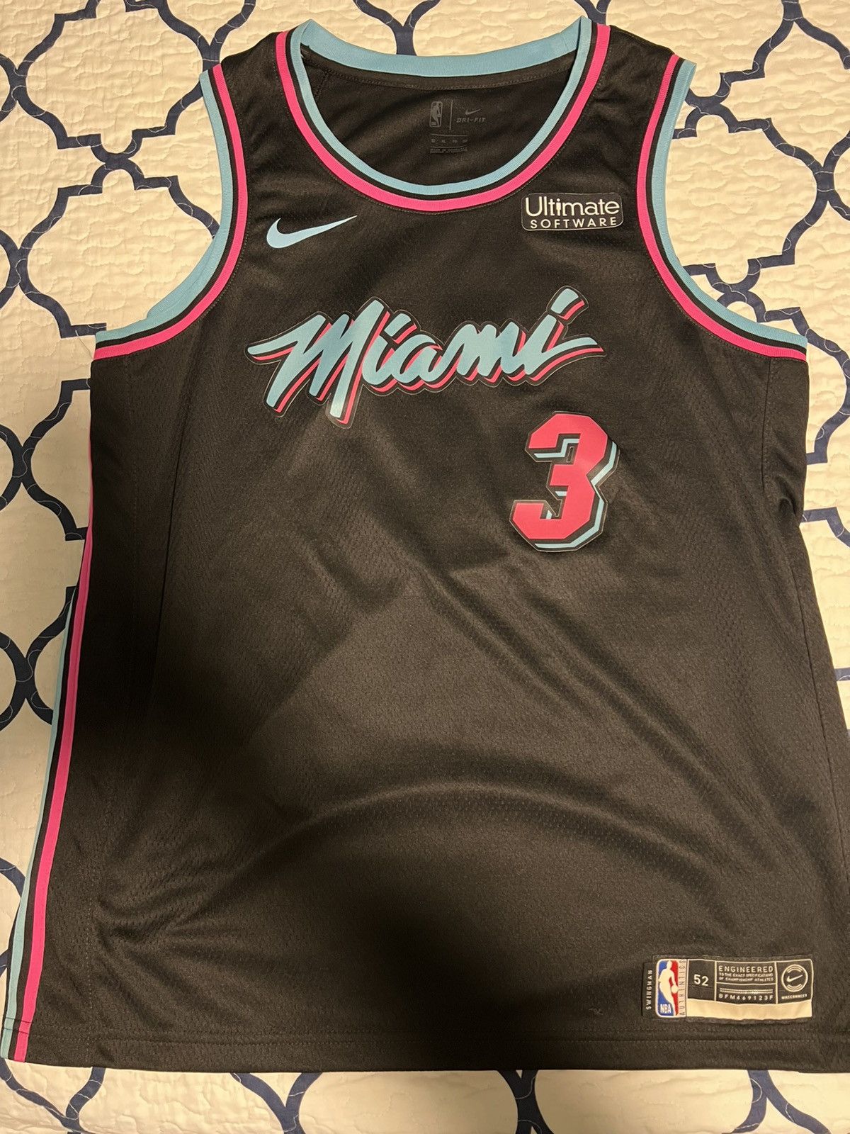 Nike Miami Heat Vice Nights Dwyane Wade Swingman Jersey Size US XL / EU 56 / 4 - 1 Thumbnail